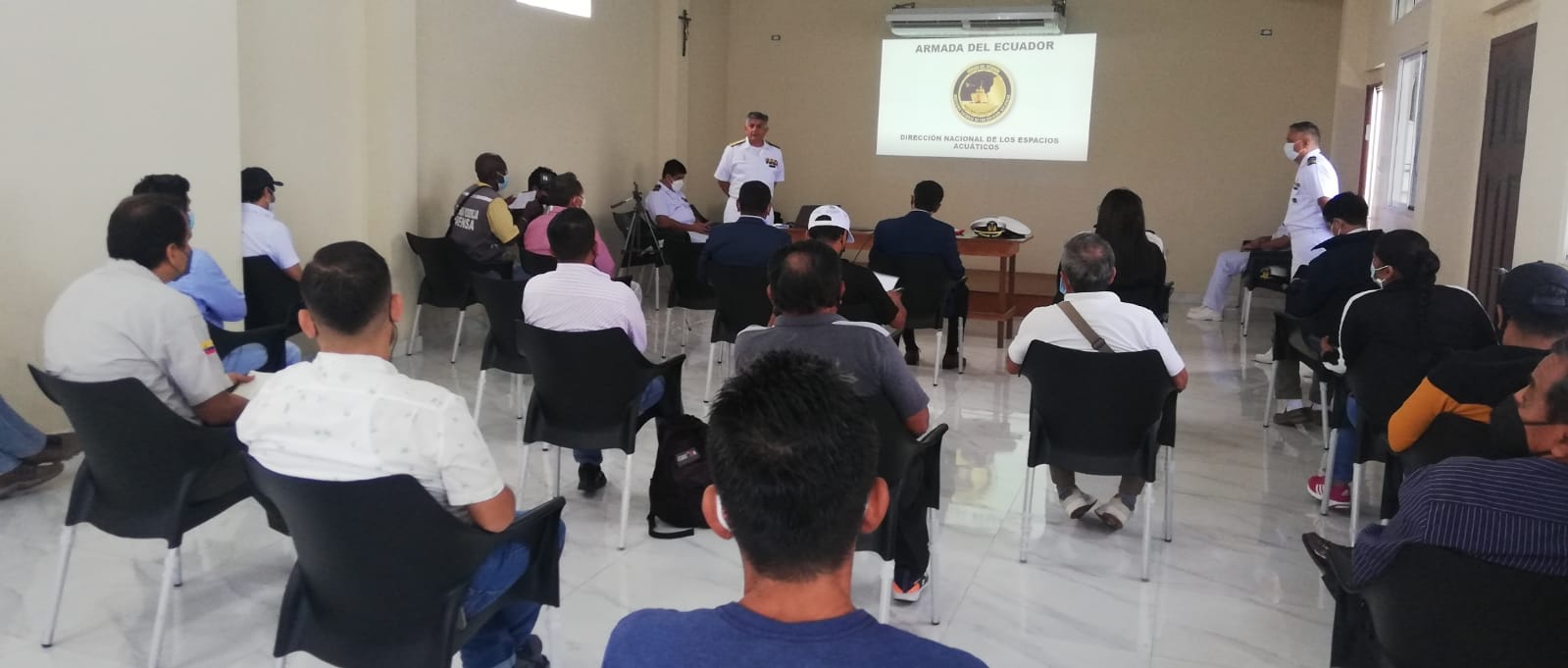 Lee más sobre el artículo DIRNEA SE REUNIÓ CON PESCADORES Y AUTORIDADES DE PLAYAS, POSORJA Y PUNÁ