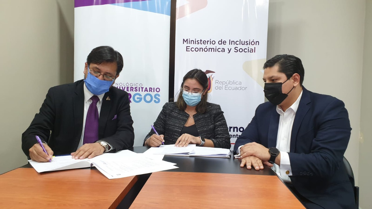 Lee más sobre el artículo EN GUAYAQUIL, INSTITUTO UNIVERSITARIO ARGOS Y MIES FIRMAN CONVENIO PARA BENEFICIOS EDUCATIVOS