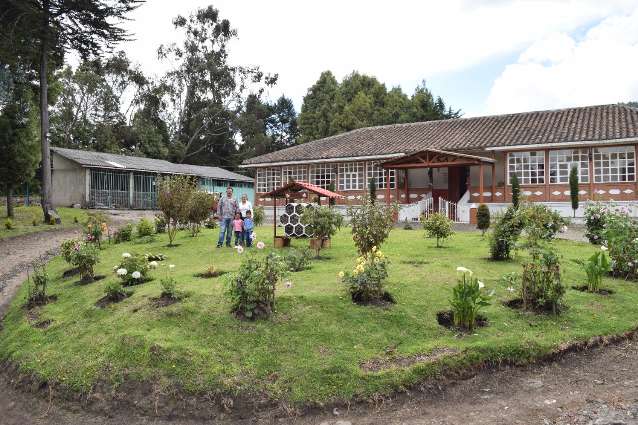 Lee más sobre el artículo Bee PepsiCo, un proyecto de PepsiCo Positive que incentiva la generación de espacios seguros para los polinizadores en las fincas de los agricultores