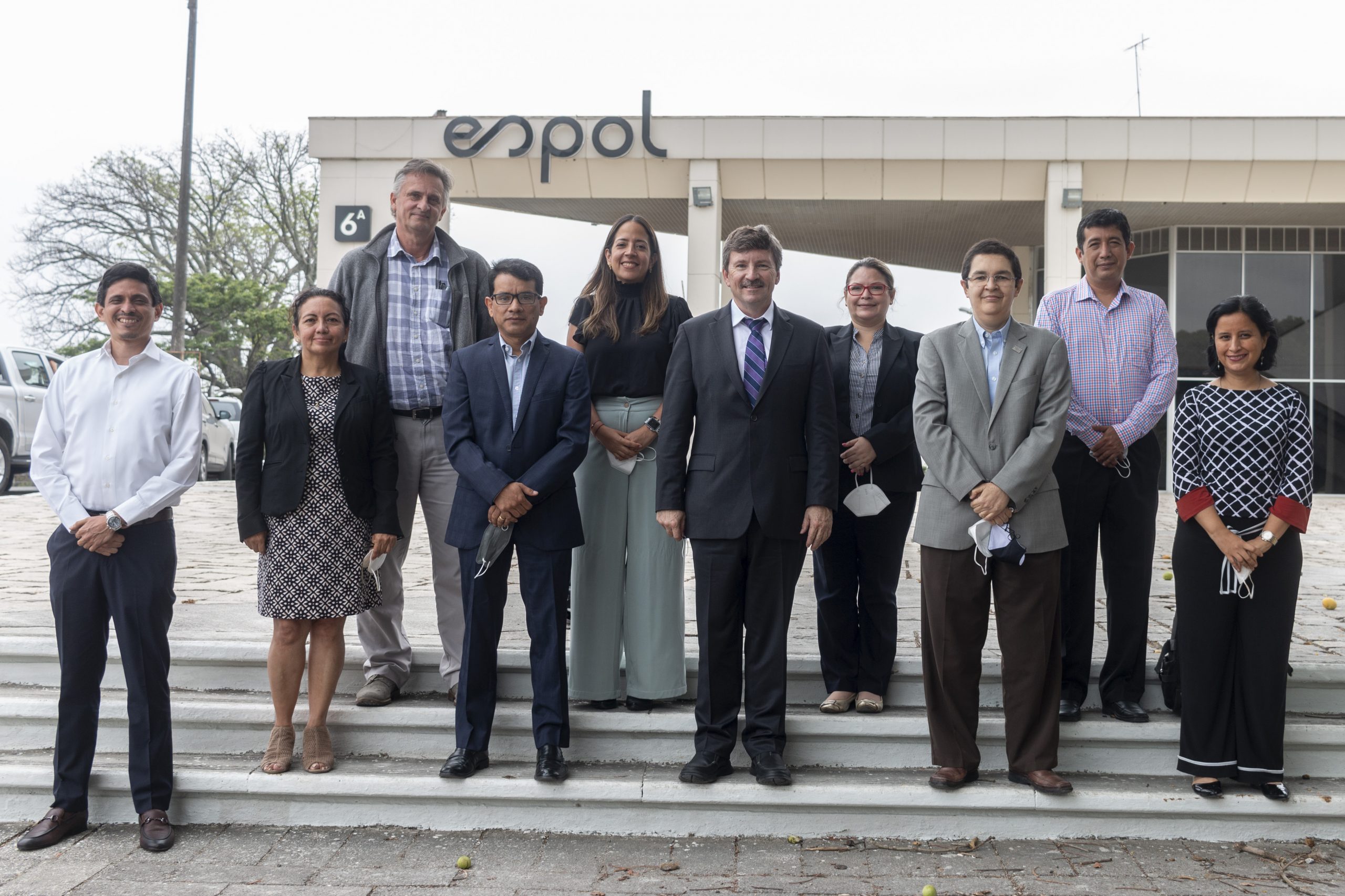 Lee más sobre el artículo La Universidad Atlántica de Florida y la ESPOL comparten su visión educativa para el desarrollo científico