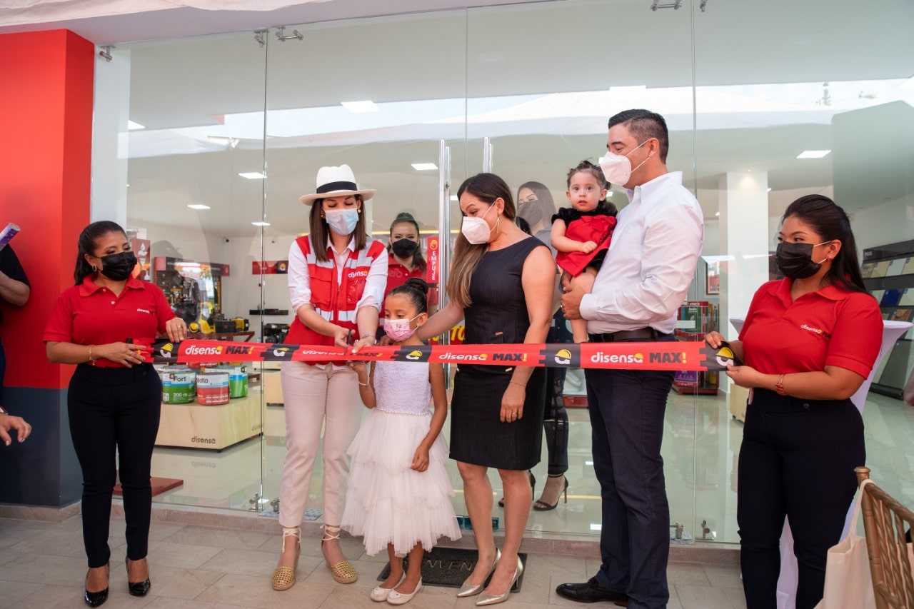 Lee más sobre el artículo DISENSA INAUGURÓ LA PRIMERA TIENDA MAX! DE LA PROVINCIA DE MANABÍ