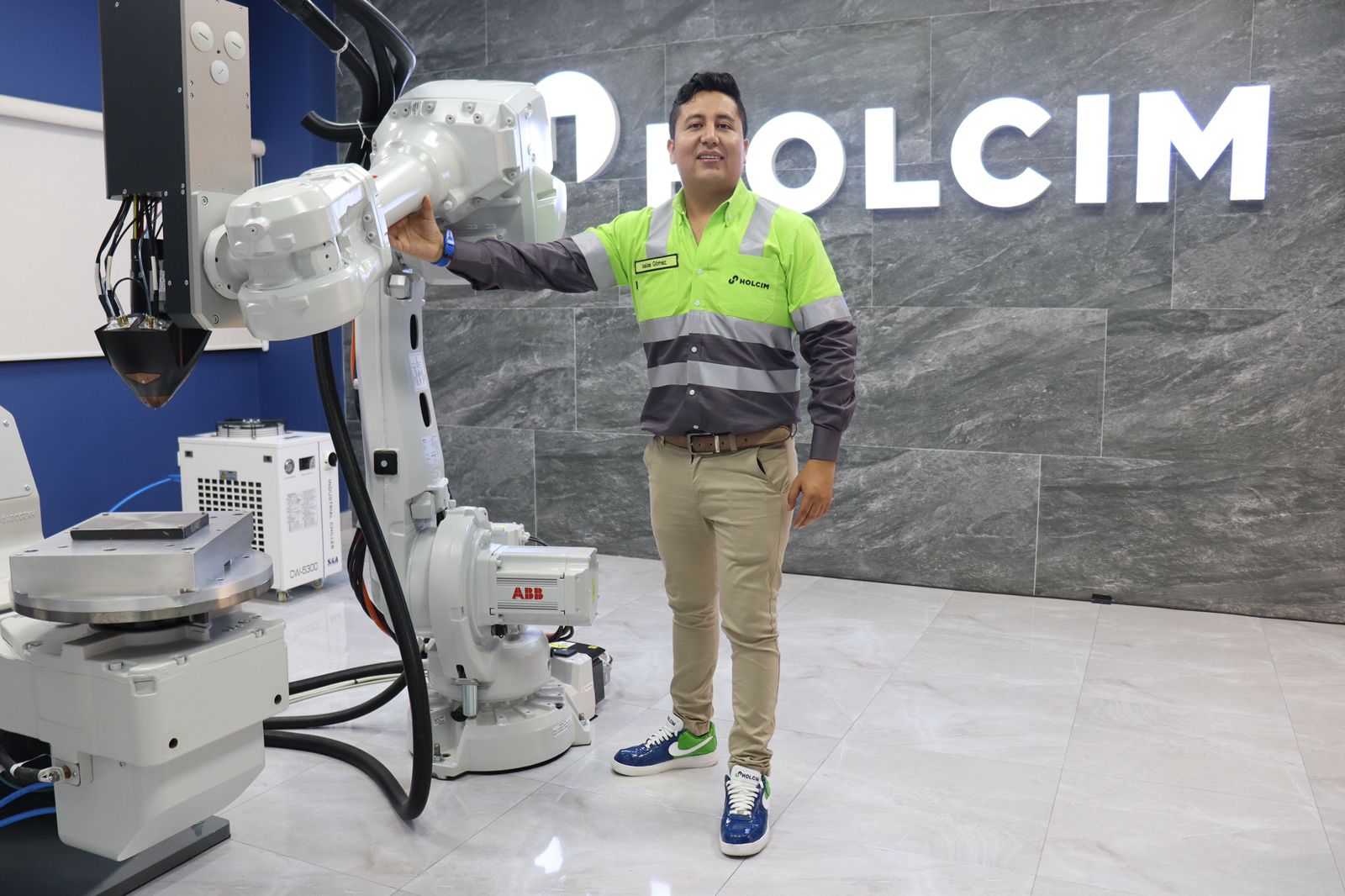 Lee más sobre el artículo Ecuador cuenta con el primer centro de innovación tecnológica con inteligencia artificial e impresión 3D de metales