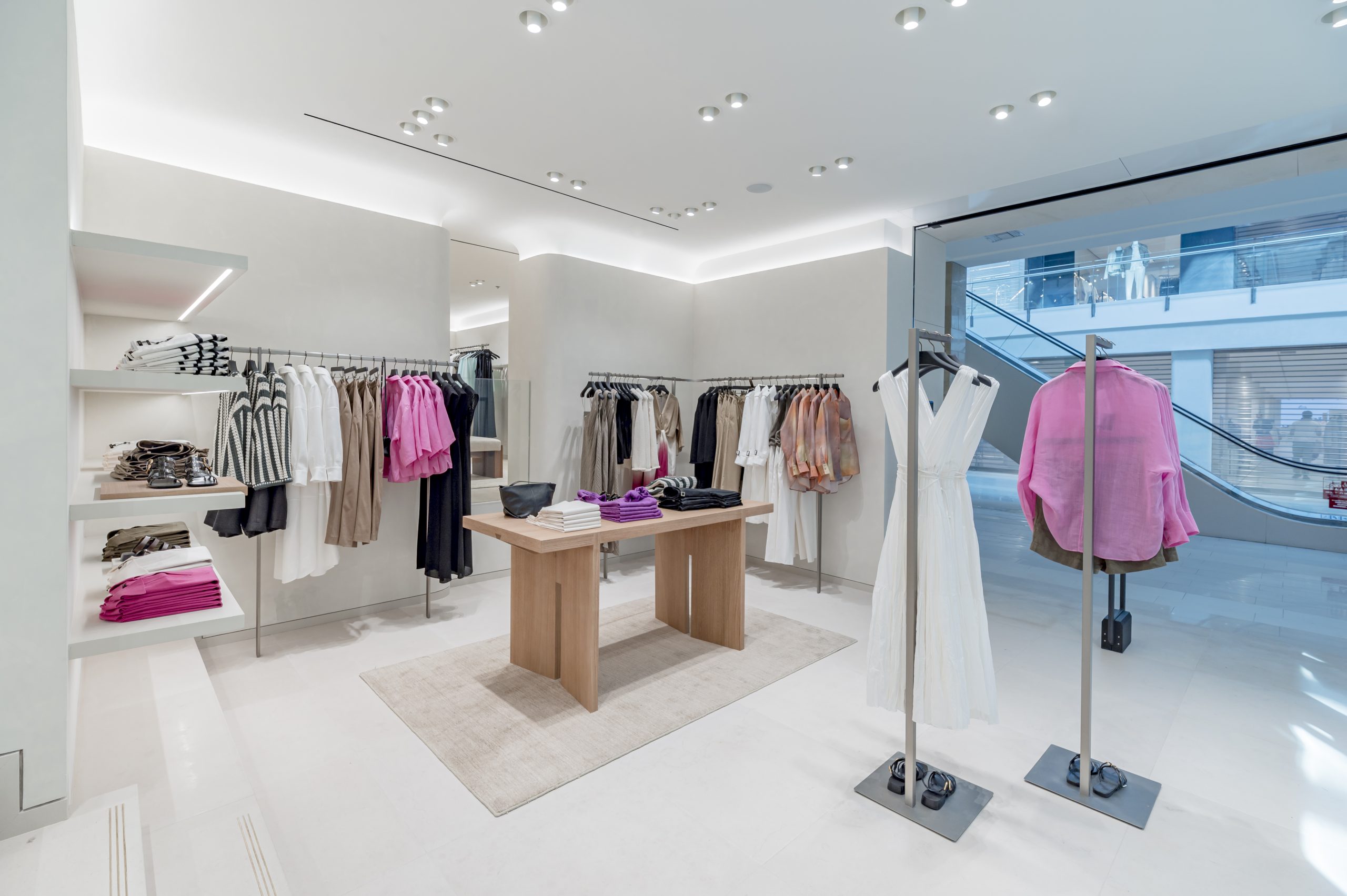 Lee más sobre el artículo MASSIMO DUTTI PRESENTA SU NUEVA IMAGEN DE TIENDA CON LA REAPERTURA EN EL CENTRO COMERCIAL QUICENTRO SHOPPING