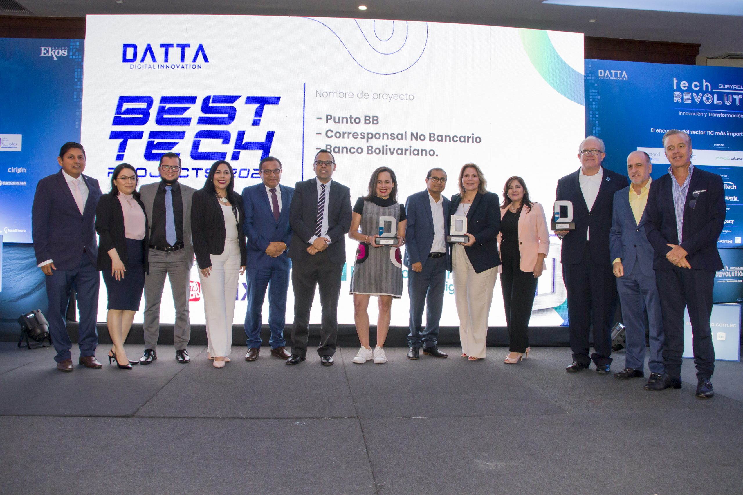 Lee más sobre el artículo Banco Bolivariano recibe galardón por su tecnología con PuntoBB, su corresponsal no bancario.
