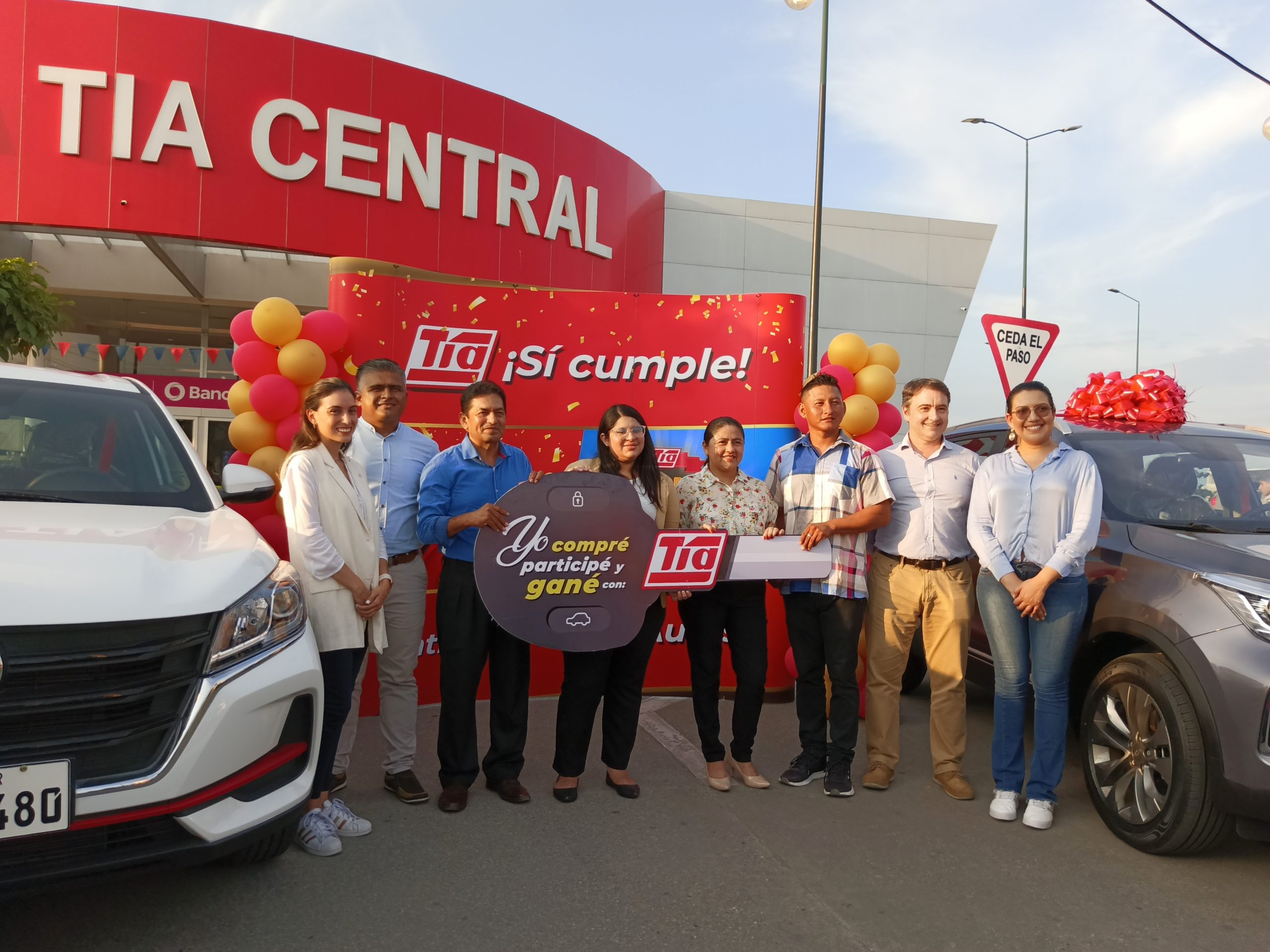 Lee más sobre el artículo Tía premió la fidelidad de sus clientes con la entrega de 9 autos 0km