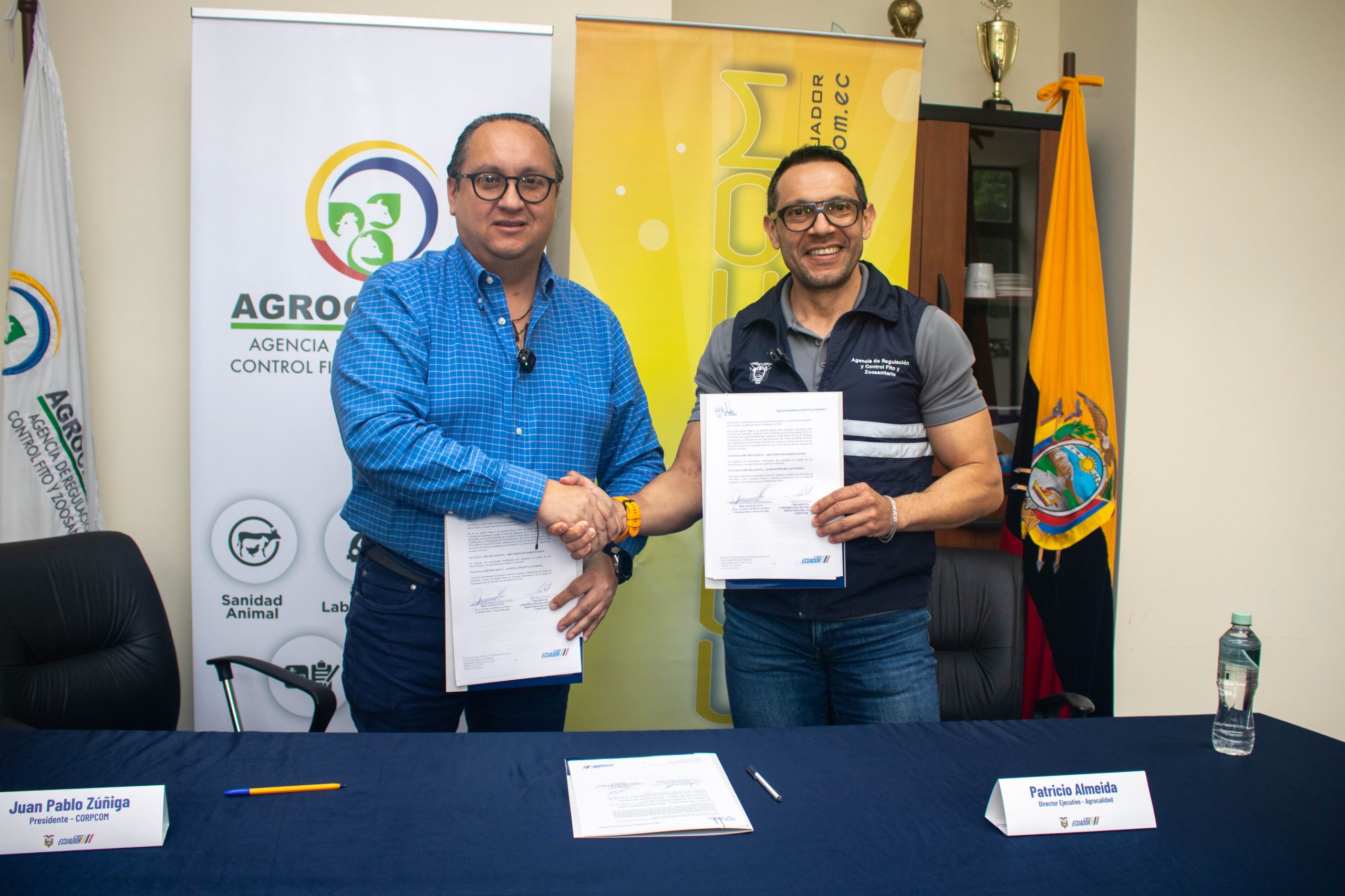 Lee más sobre el artículo CORPCOM Y AGROCALIDAD FIRMARON CONVENIO DE COOPERACIÓN EN BENEFICIO DEL SECTOR ARROCERO DEL ECUADOR