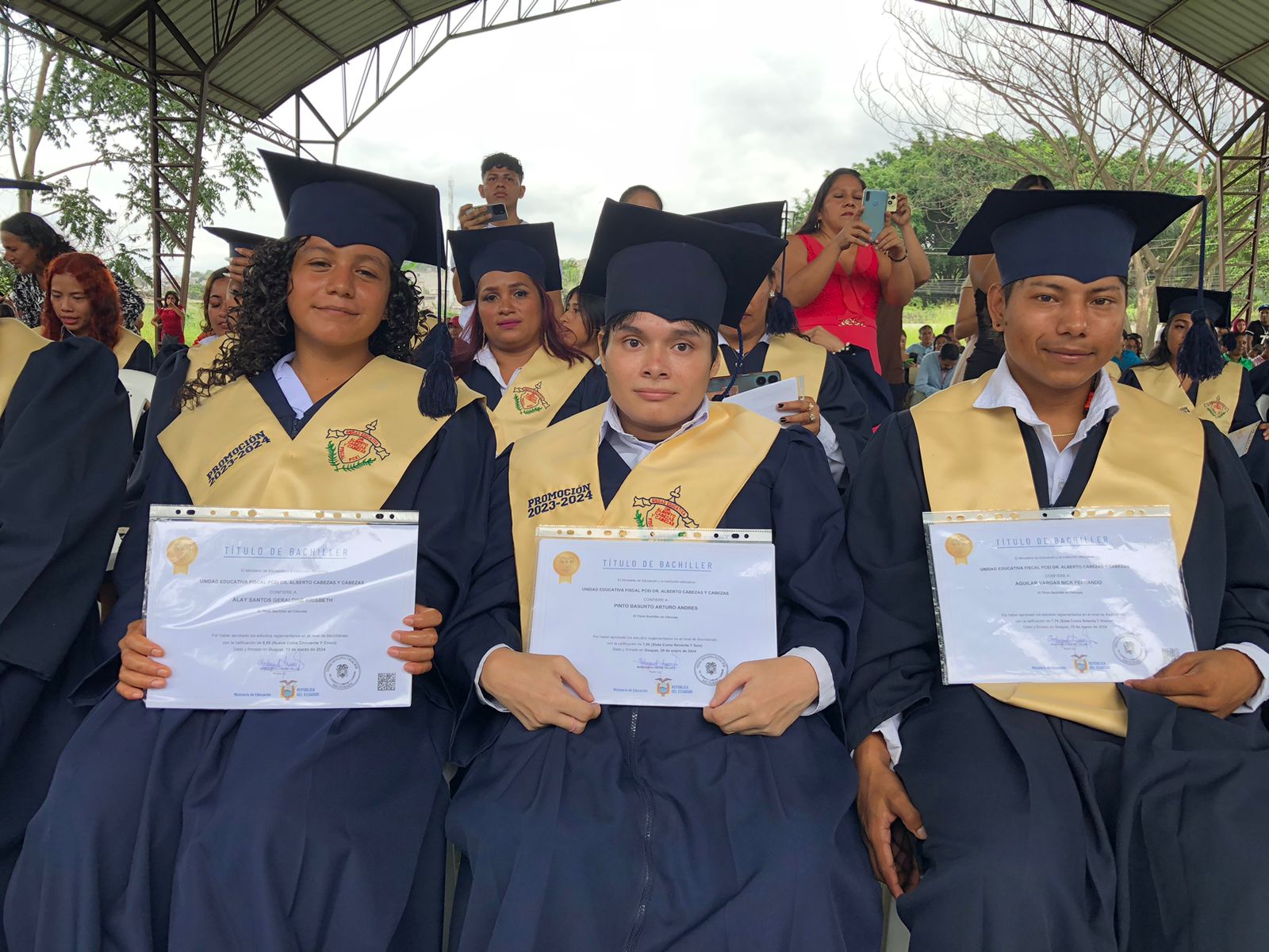Lee más sobre el artículo Cerca de 6 mil jóvenes y adultos con escolaridad inconclusa completaron sus estudios​ en la Zona 8