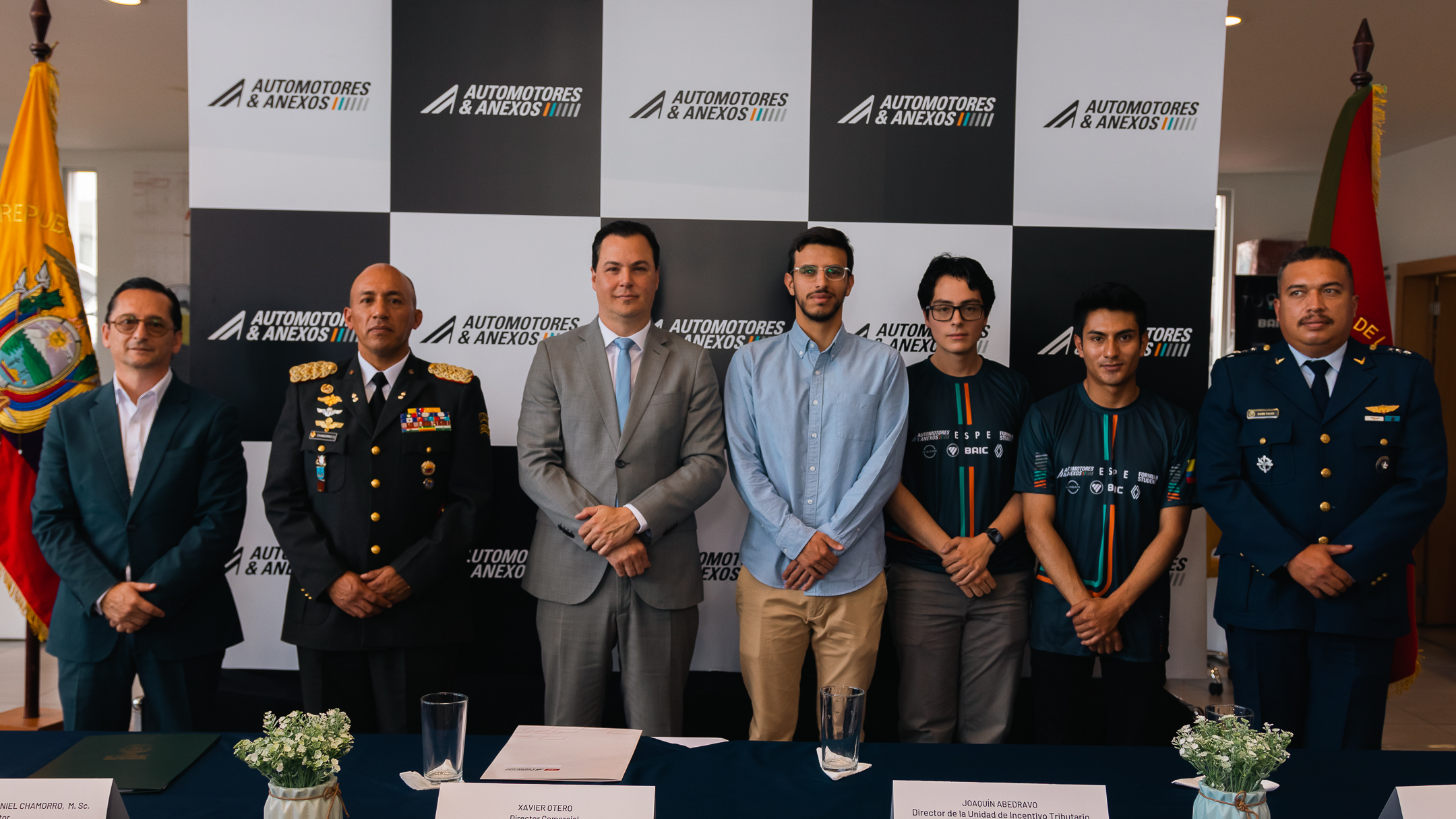 Lee más sobre el artículo ESTUDIANTES ECUATORIANOS RUMBO A LA FÓRMULA STUDENT UK CON EL APOYO DE AUTOMOTORES Y ANEXOS S.A.