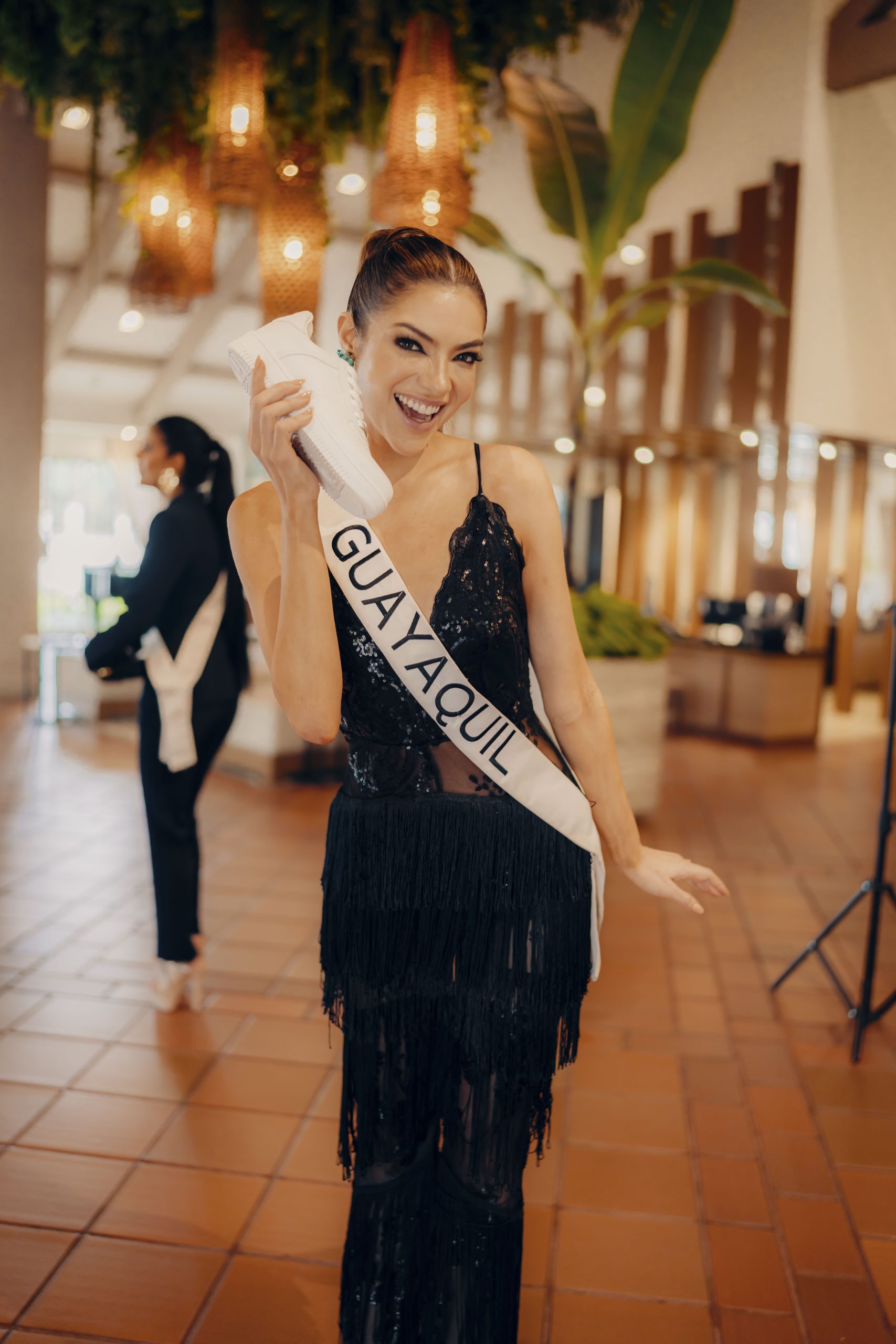 Lee más sobre el artículo Venus premia a la nueva Miss Universo Ecuador 2024, Mara Topic