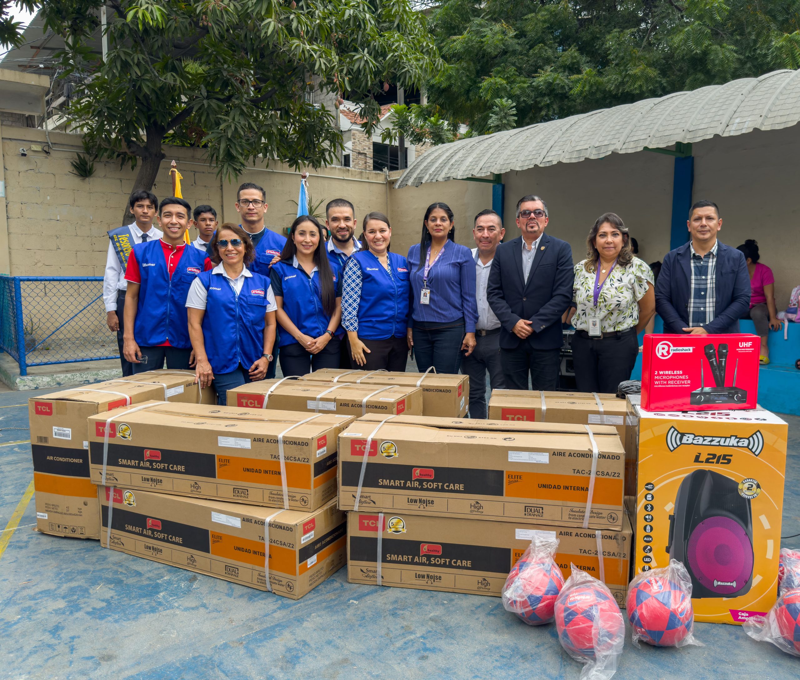 Lee más sobre el artículo Artefacta promueve una educación digna con la dotación de línea blanca y equipos para un plantel educativo de  Guayaquil