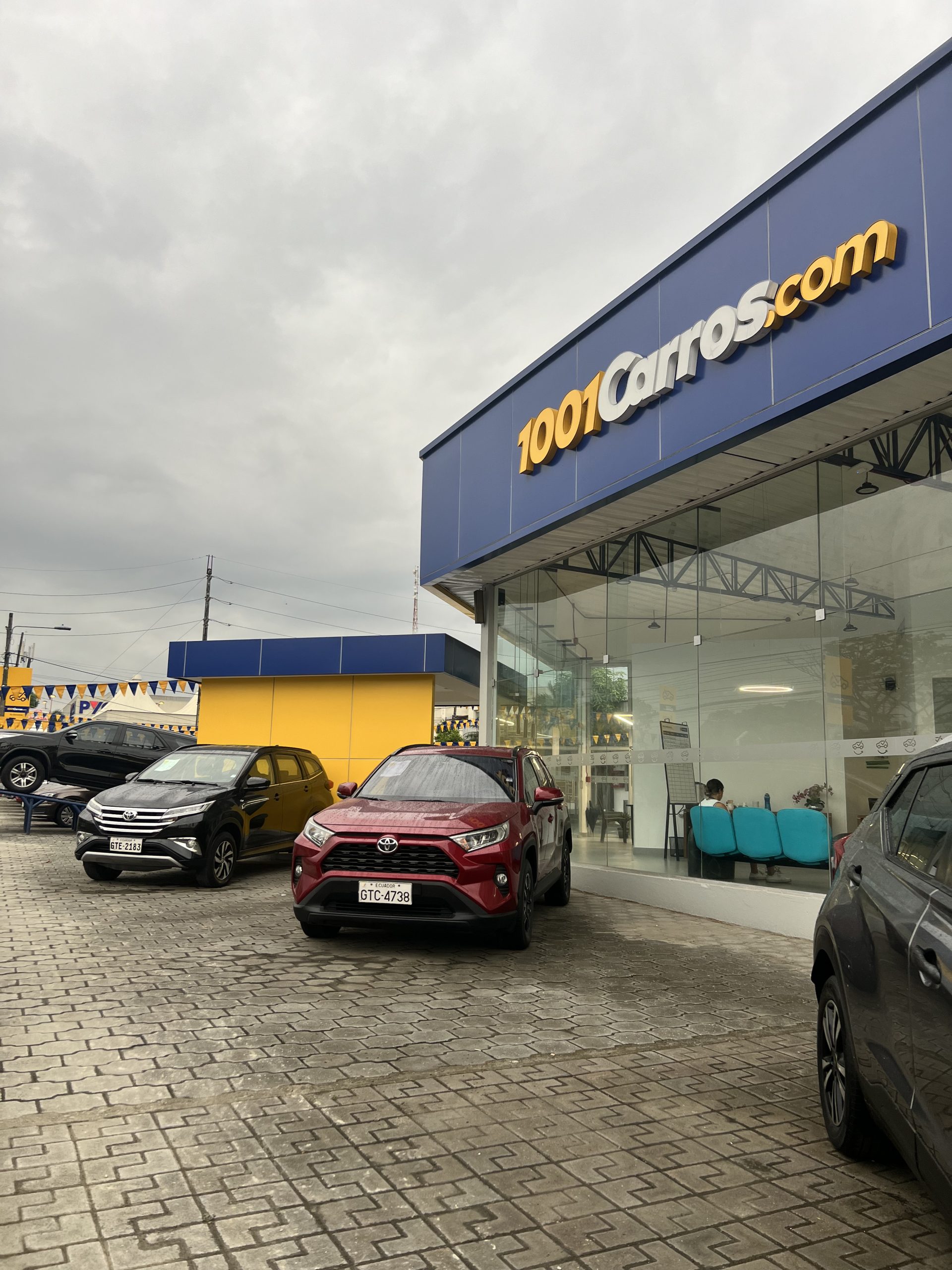 Lee más sobre el artículo LA GARANTÍA LLEGA A DAULE 1001Carros.com inaugura su agencia en Daule