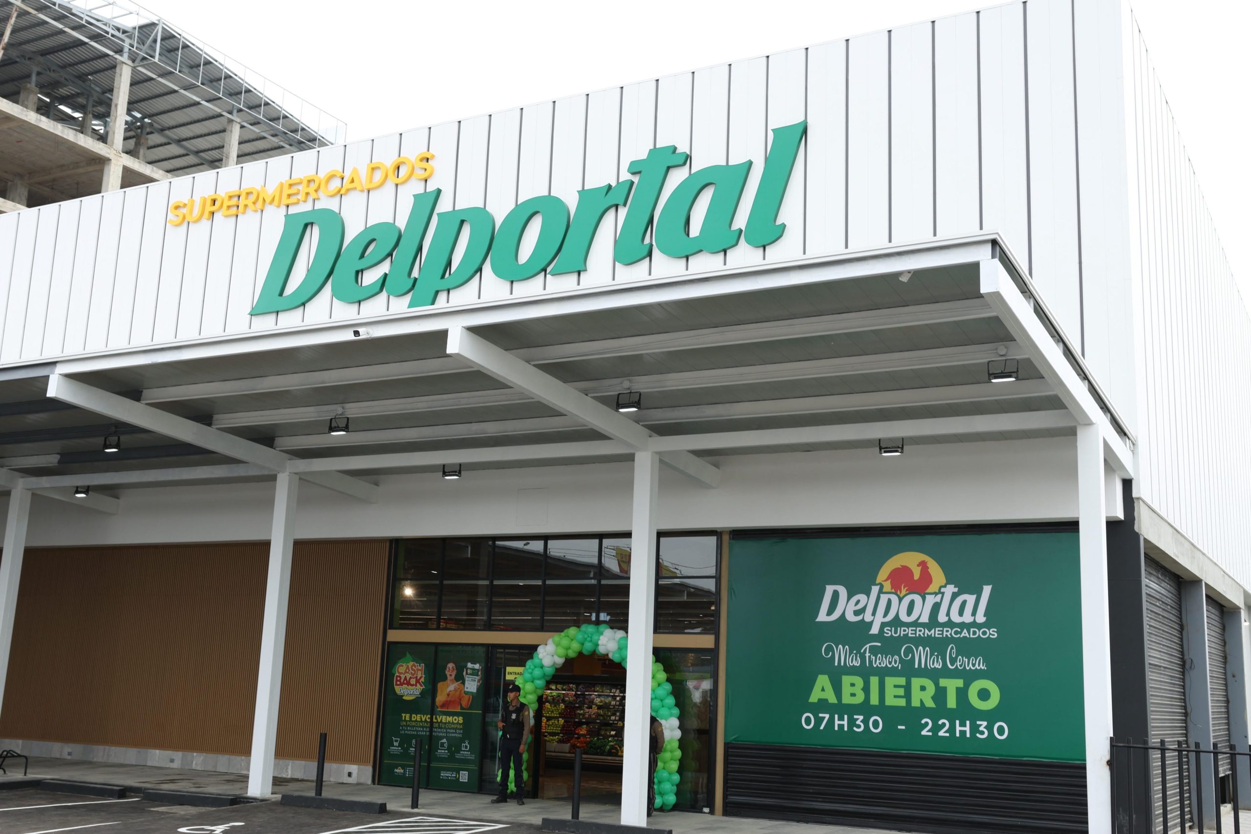 Lee más sobre el artículo Supermercados Delportal expande su presencia en Ecuador con la apertura de su primer local en Machala