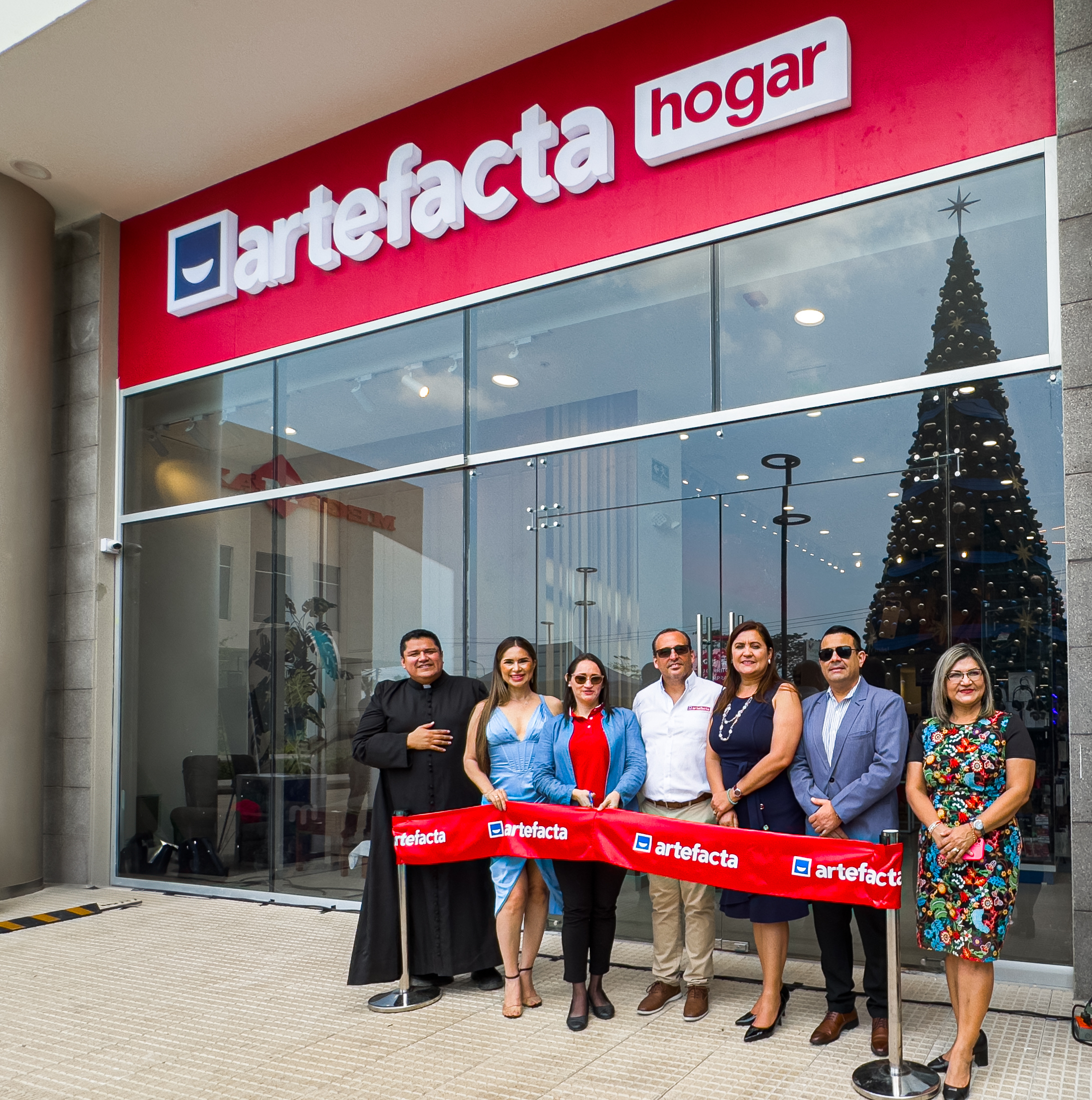 Lee más sobre el artículo Grupo Unicomer inaugura su primera tienda Artefacta Hogar en Machala