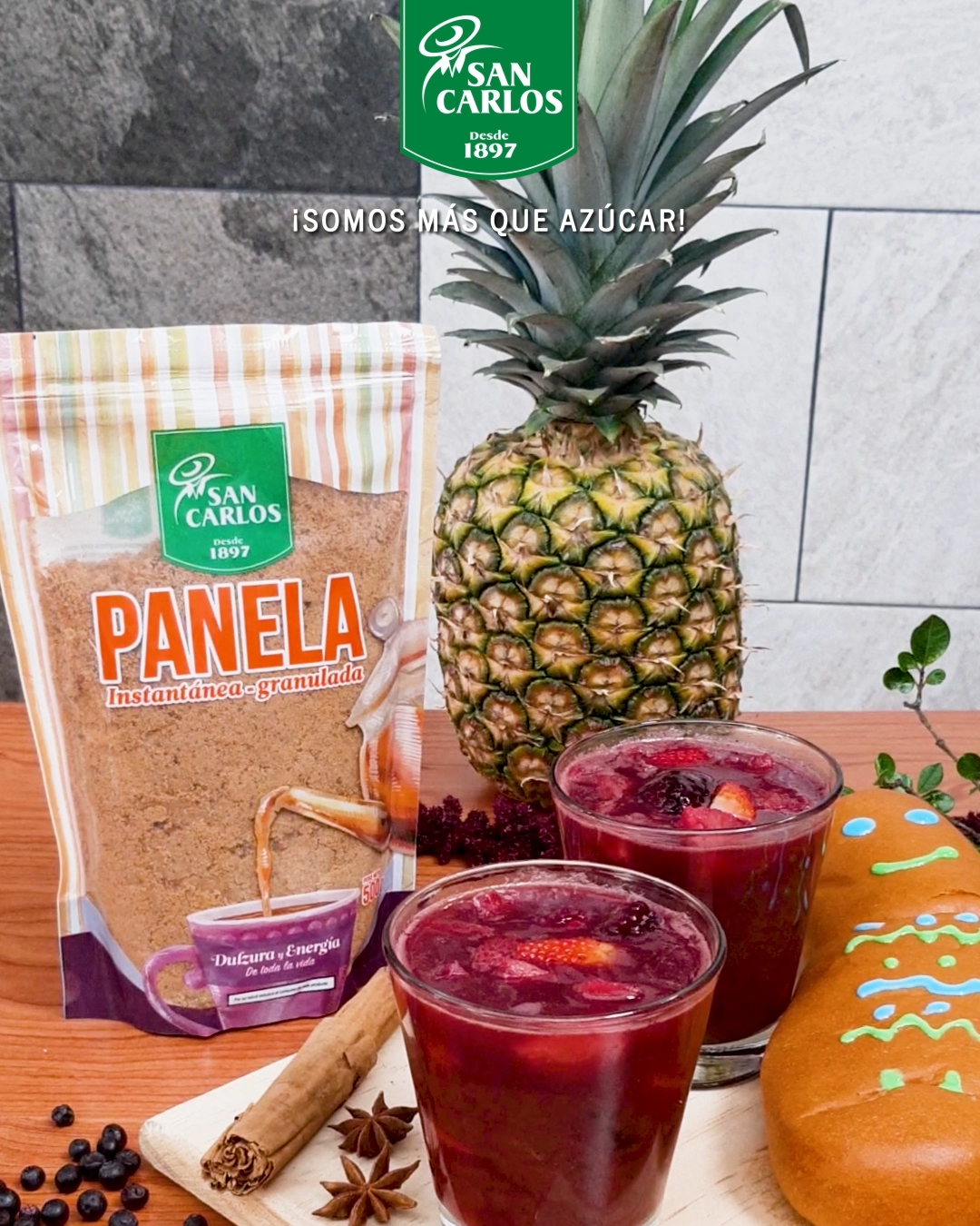 Lee más sobre el artículo AZÚCAR SAN CARLOS: EL DULCE SECRETO DETRÁS DE LA TRADICIONAL COLADA MORADA ECUATORIANA