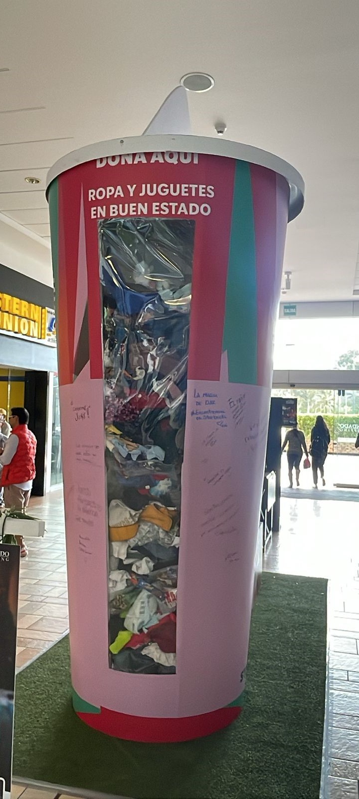 Lee más sobre el artículo En esta época decembrina, Starbucks Ecuador lleva esperanza y alegría a la comunidad de Tabacundo