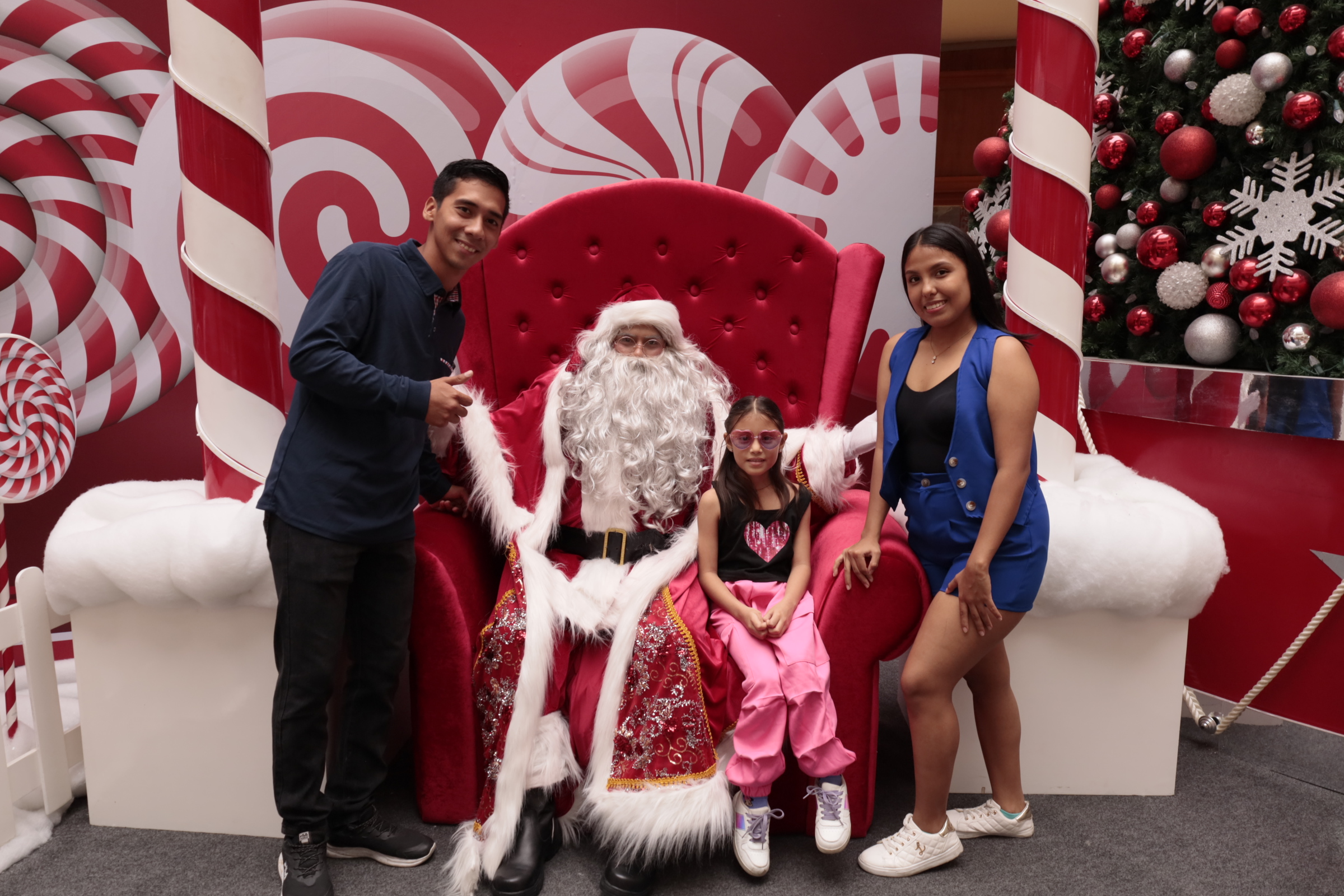 Lee más sobre el artículo FOTOS CON PAPÁ NOEL EN MALL DEL SUR  PARA CREAR RECUERDOS INOLVIDABLES