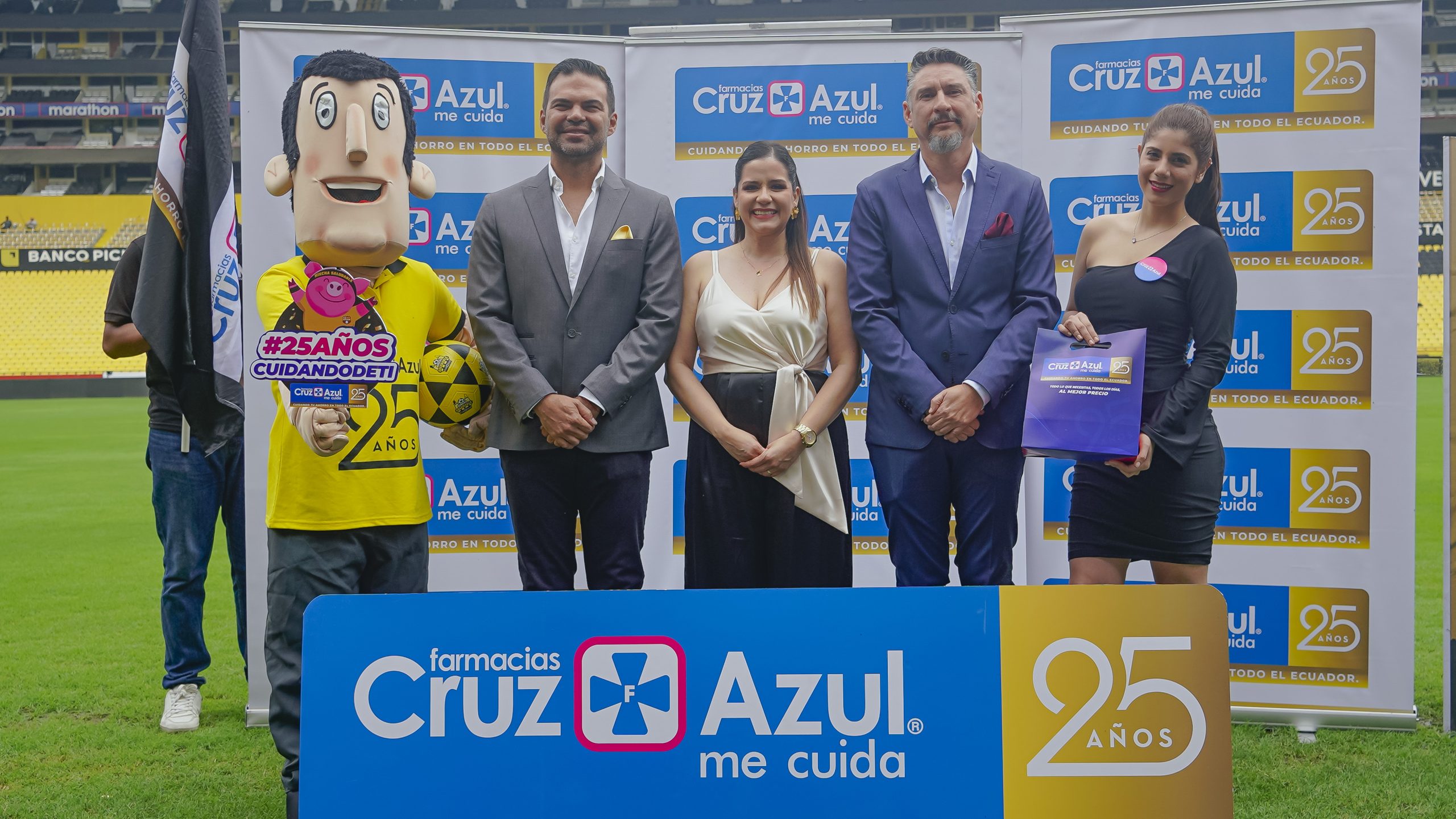 Lee más sobre el artículo Cruz Azul cumple 25 años y lo celebra junto a Barcelona SC en su Centenario