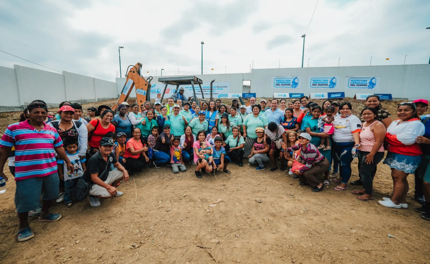 Lee más sobre el artículo Almacenes Tía y la Prefectura del Guayas presentan el proyecto “Manzana del Cuidado” en Monte Sinaí