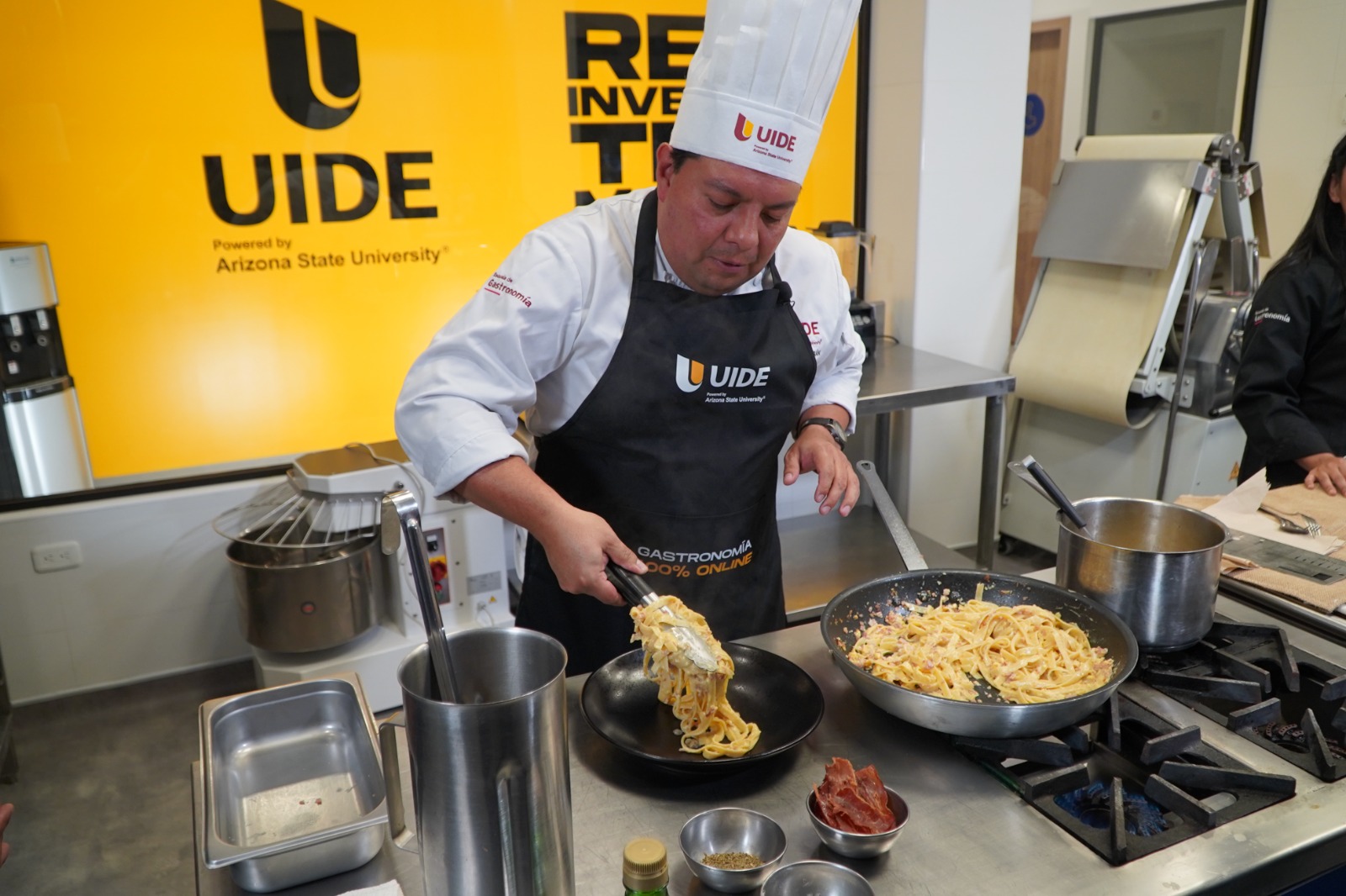 Lee más sobre el artículo La UIDE presenta la primera Licenciatura en Gastronomía 100%  online de Ecuador
