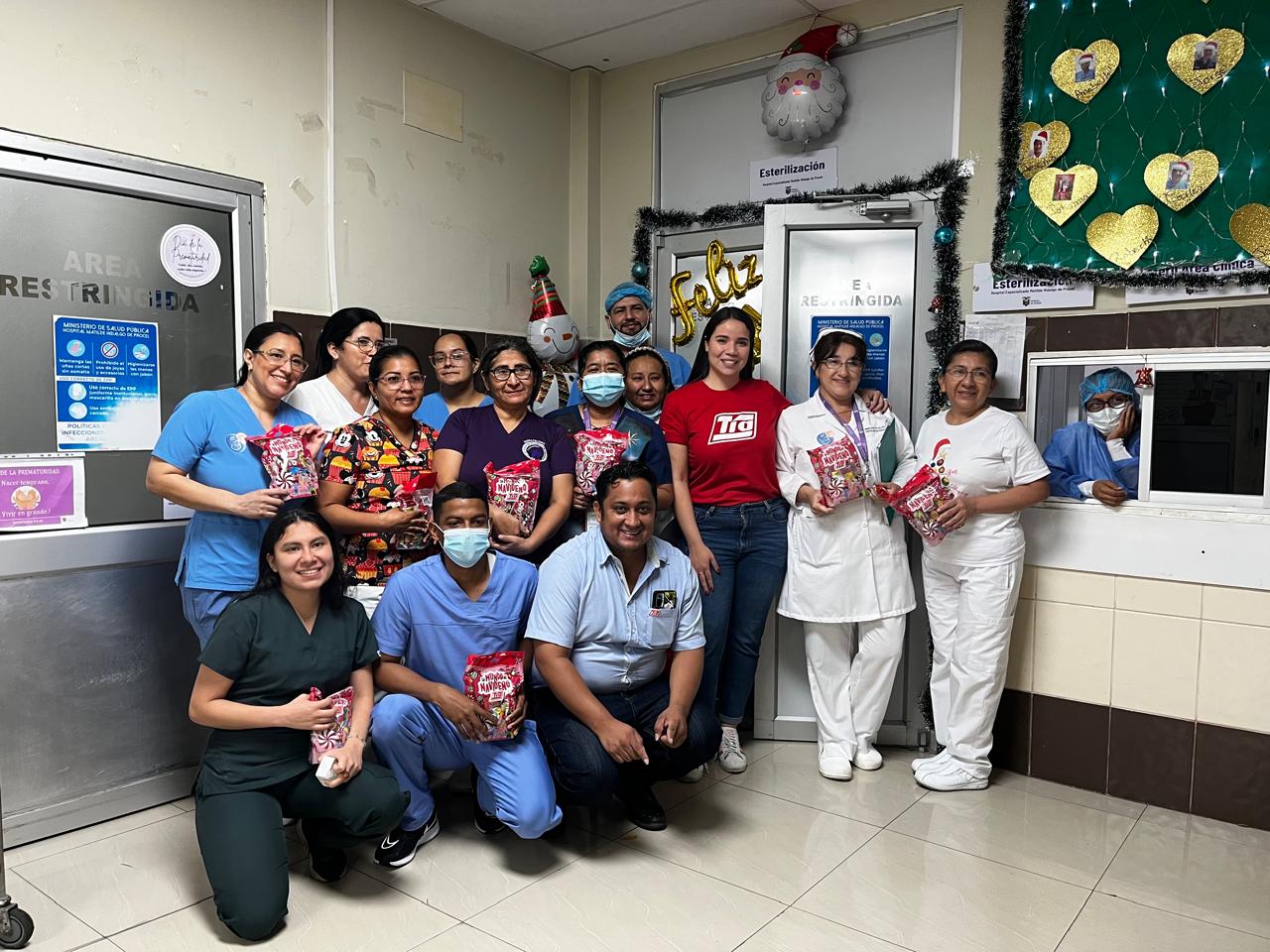 Lee más sobre el artículo Tía dona pañales y kits para los recién nacidos de la maternidad del Guasmo