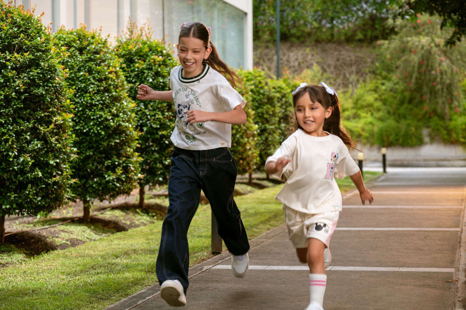 Lee más sobre el artículo Celebra el Día del Niño en ETAFASHION: 3×2 en ropa infantil, personajes animados, licencias deportivas y promociones increíbles