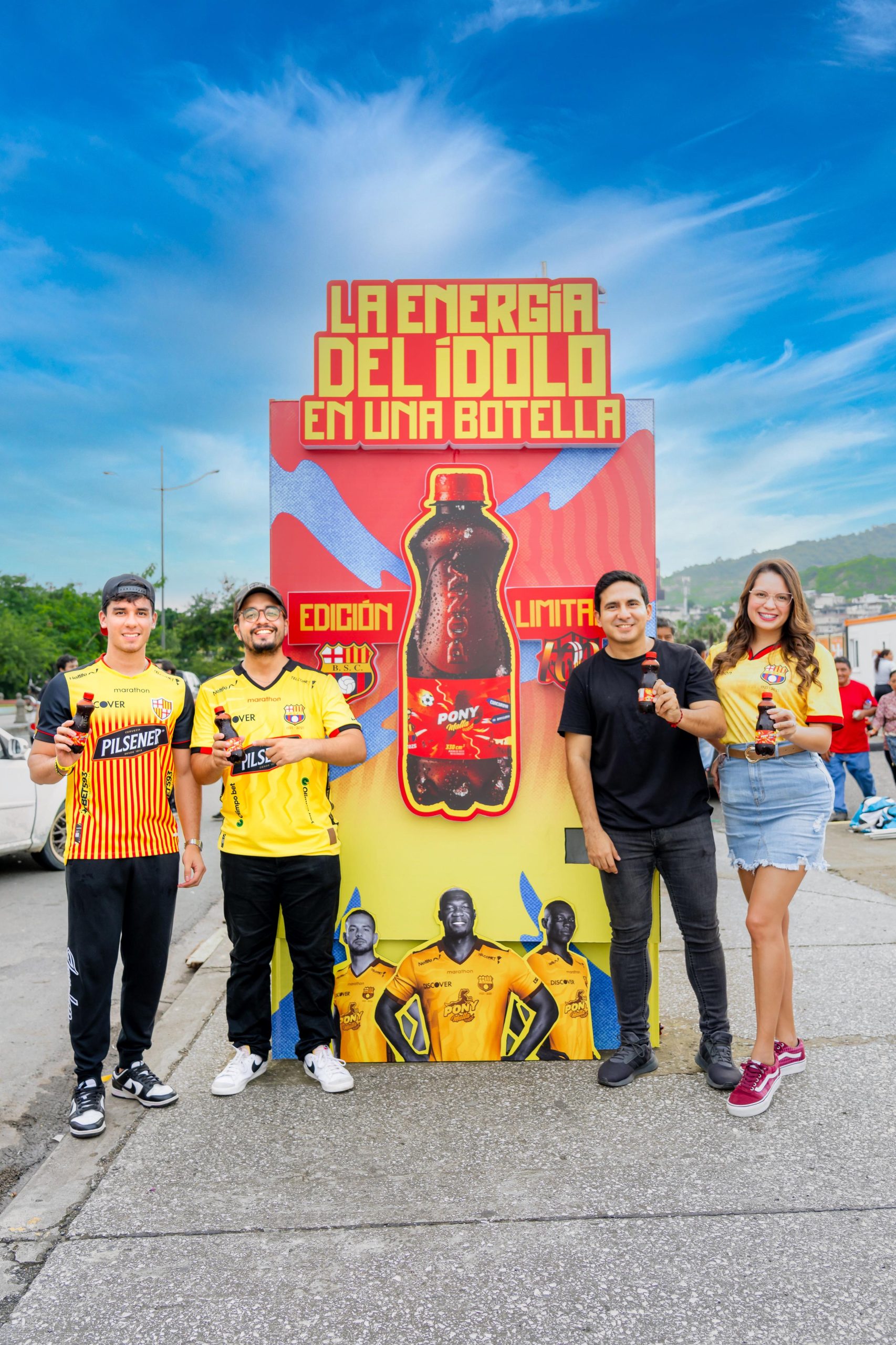 Lee más sobre el artículo CLUBVENDING MACHINE PONY LLEGÓ CARGADA DE ENERGÍA DE LA BUENA PARA CELEBRAR LOS 100 AÑOS DEL BARCELONA SPORTING