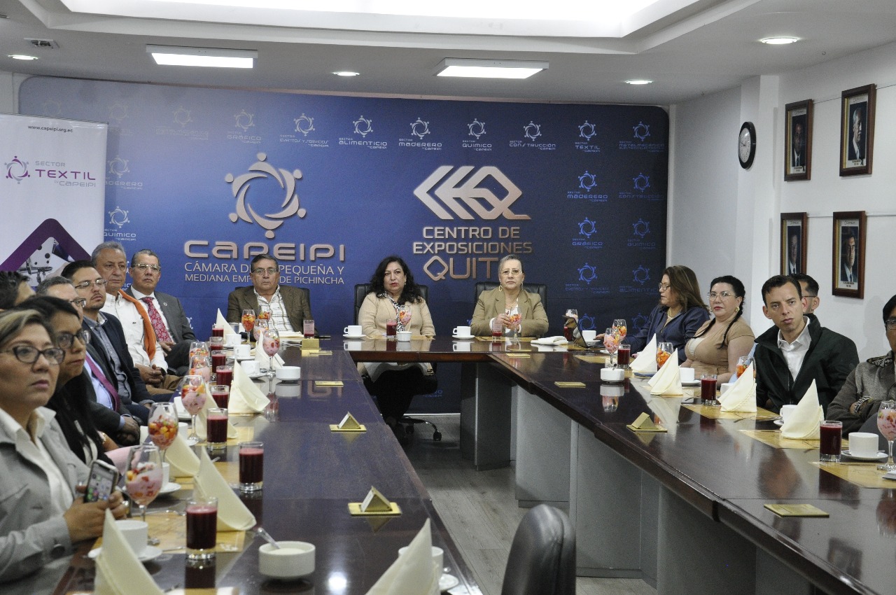 Lee más sobre el artículo El Sector Textil y Calzado de la CAPEIPI valora el ajuste al régimen 4×4 y apuesta por “Xpotex 2025”.