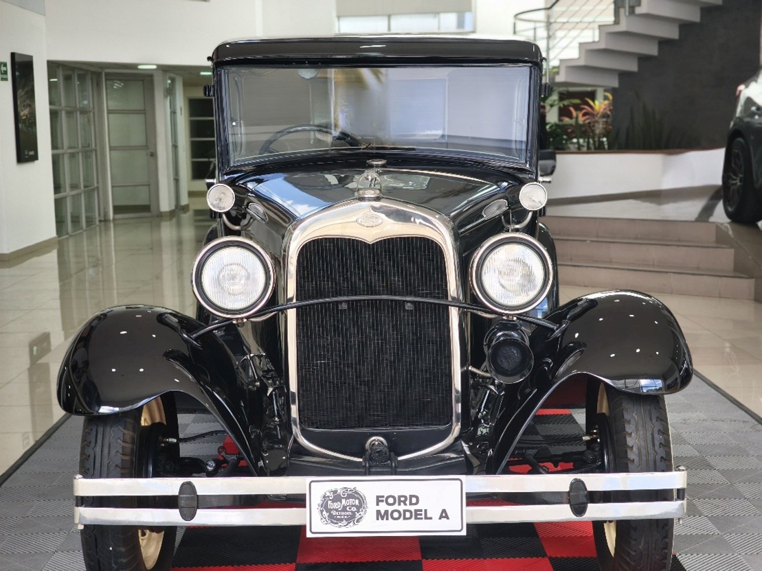 Lee más sobre el artículo LOS HÉROES DEL VOLANTE TIENEN HISTORIA: Y EMPEZÓ A BORDO DE UN FORD