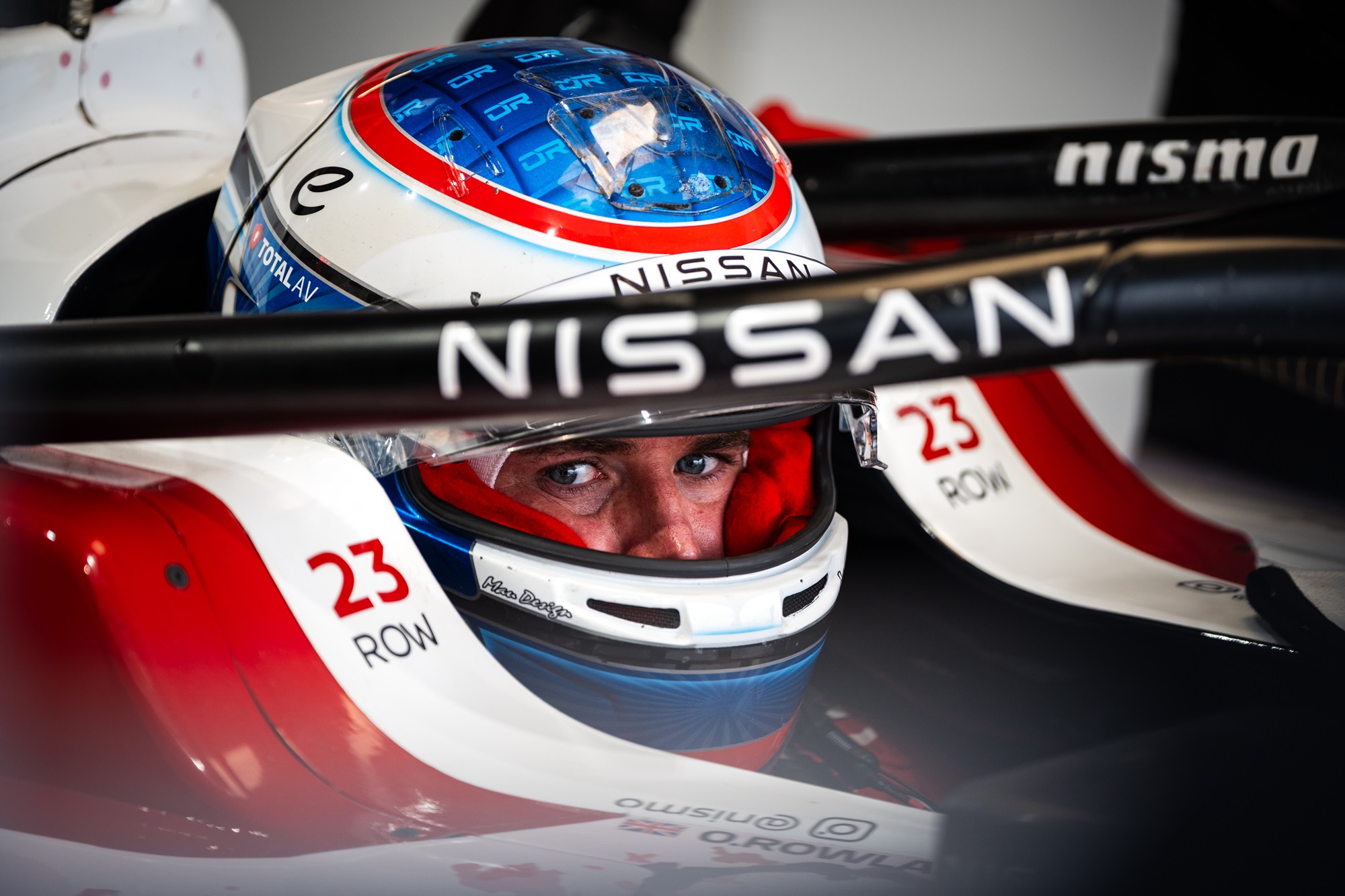 Lee más sobre el artículo Oliver Rowland campeón mundial de Fórmula E con Nissan