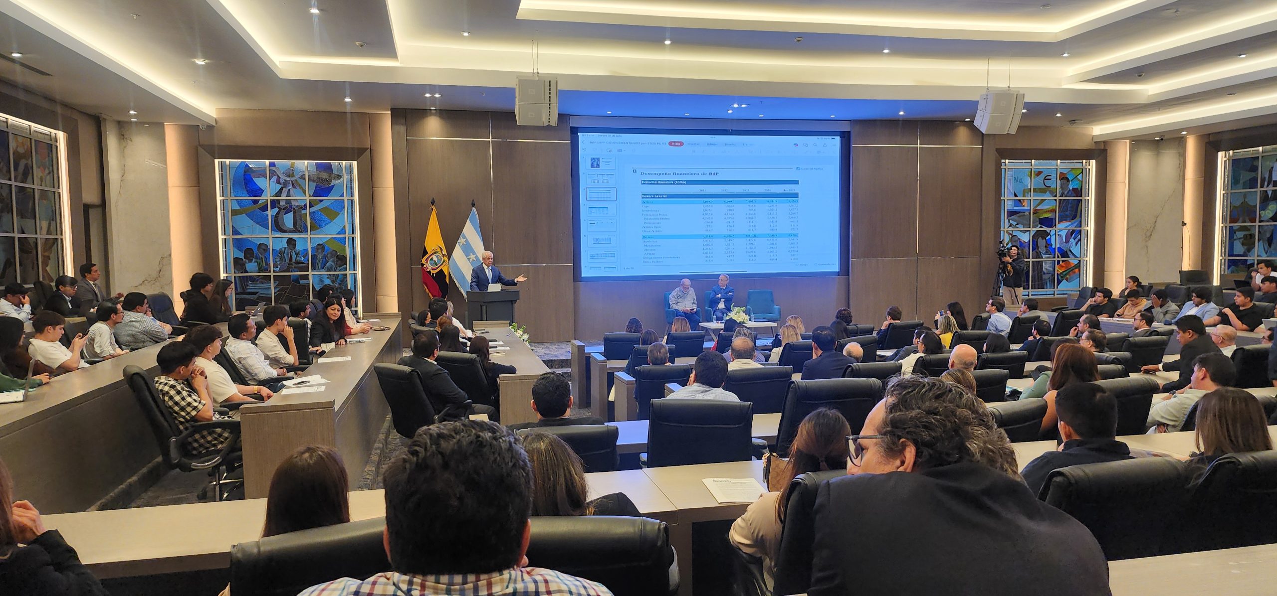 Lee más sobre el artículo Banco del Pacífico participó en conversatorio “Sistema bancario en Ecuador” organizado por la UEES