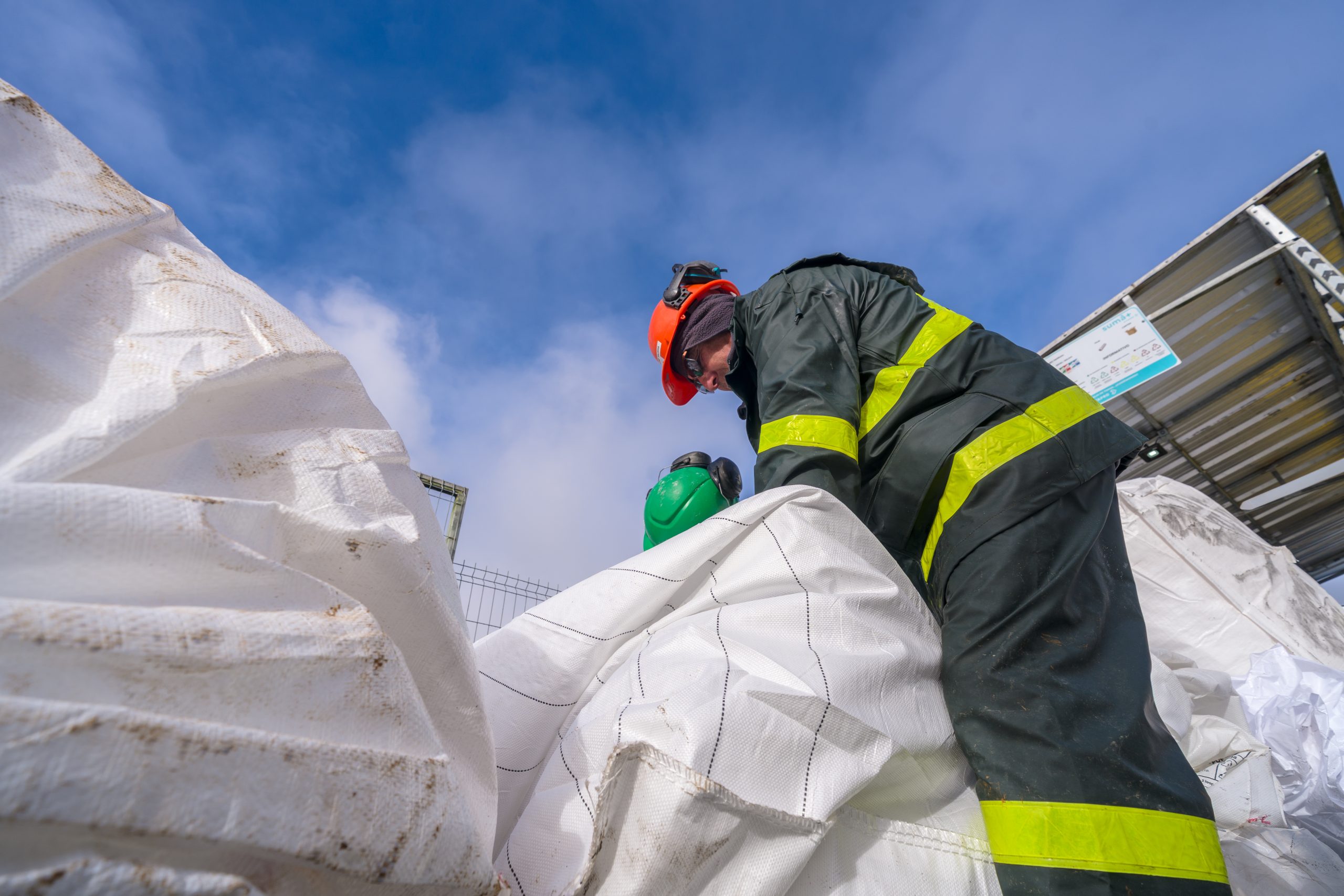 Lee más sobre el artículo Más de 2.700 toneladas de residuos valorizados en Ecuador y 100% de empaques reciclados en Chile: una mirada a la apuesta circular de Vitapro en la región