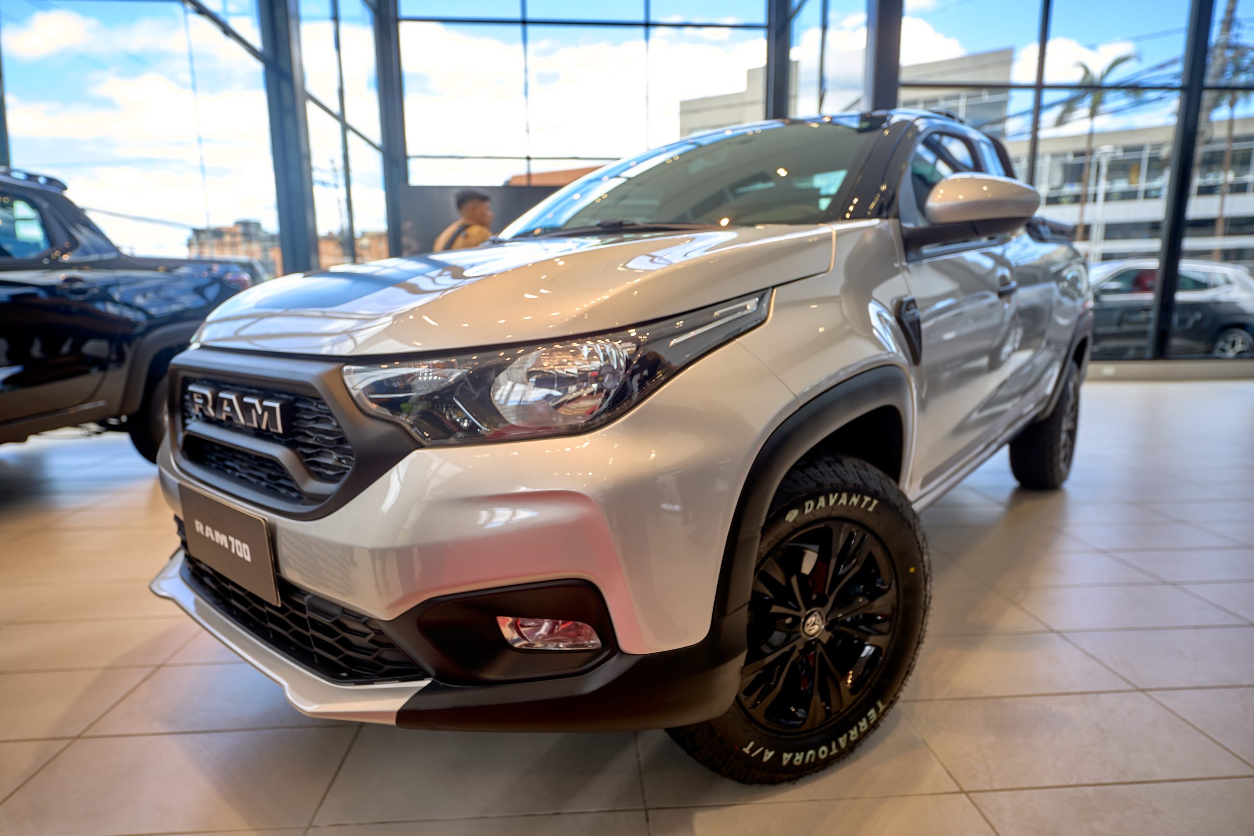 Lee más sobre el artículo Corporación Maresa celebra el éxito de la campaña “Tu Versión 0 KM” con la entrega de una RAM 700 totalmente renovada