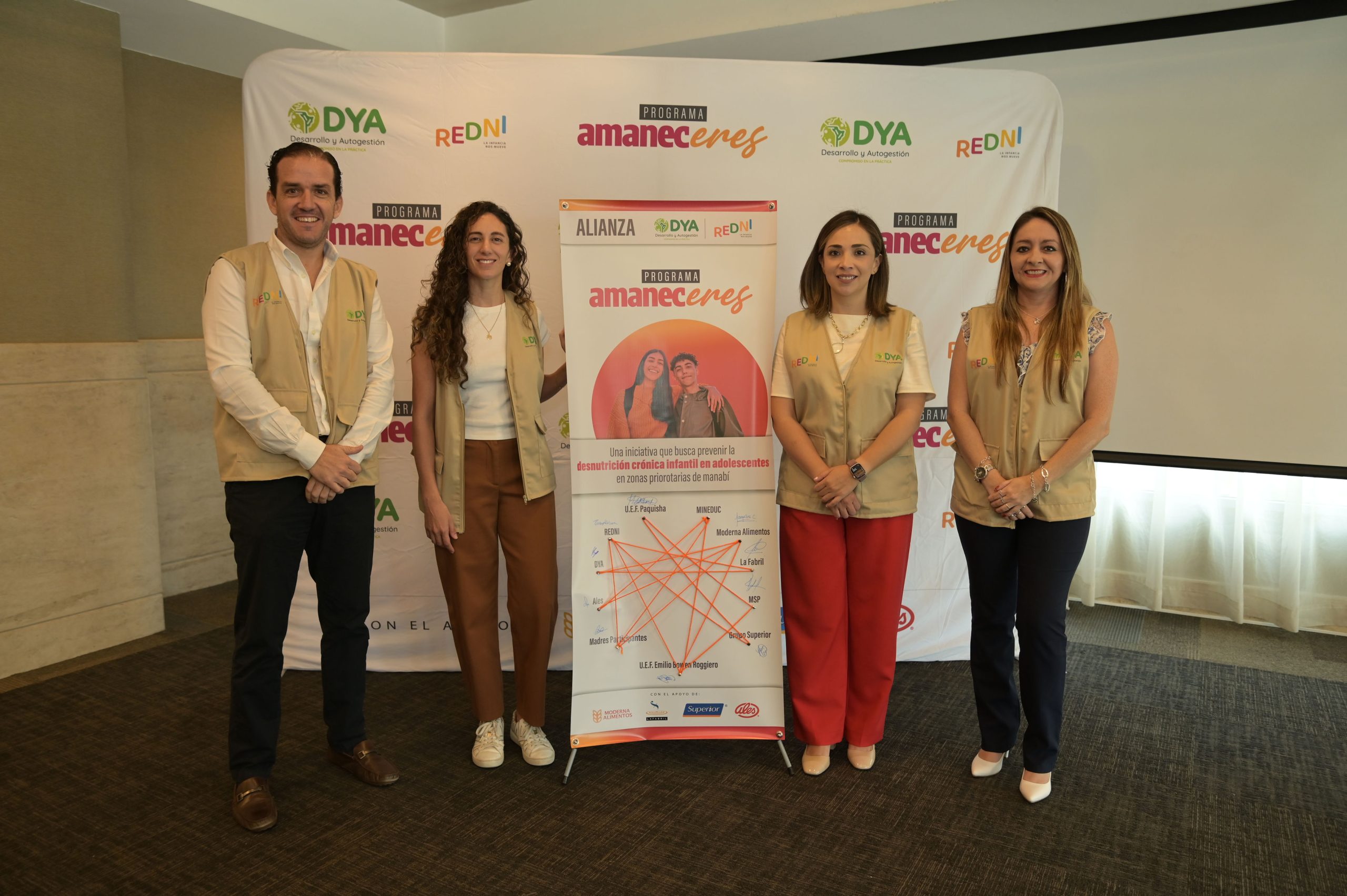 Lee más sobre el artículo Fundación REDNI, el Centro de Desarrollo y Autogestión-DYA y empresas  aliadas presentan el Programa Amaneceres en Manabí para prevenir la  desnutrición crónica infantil y el embarazo en adolescentes