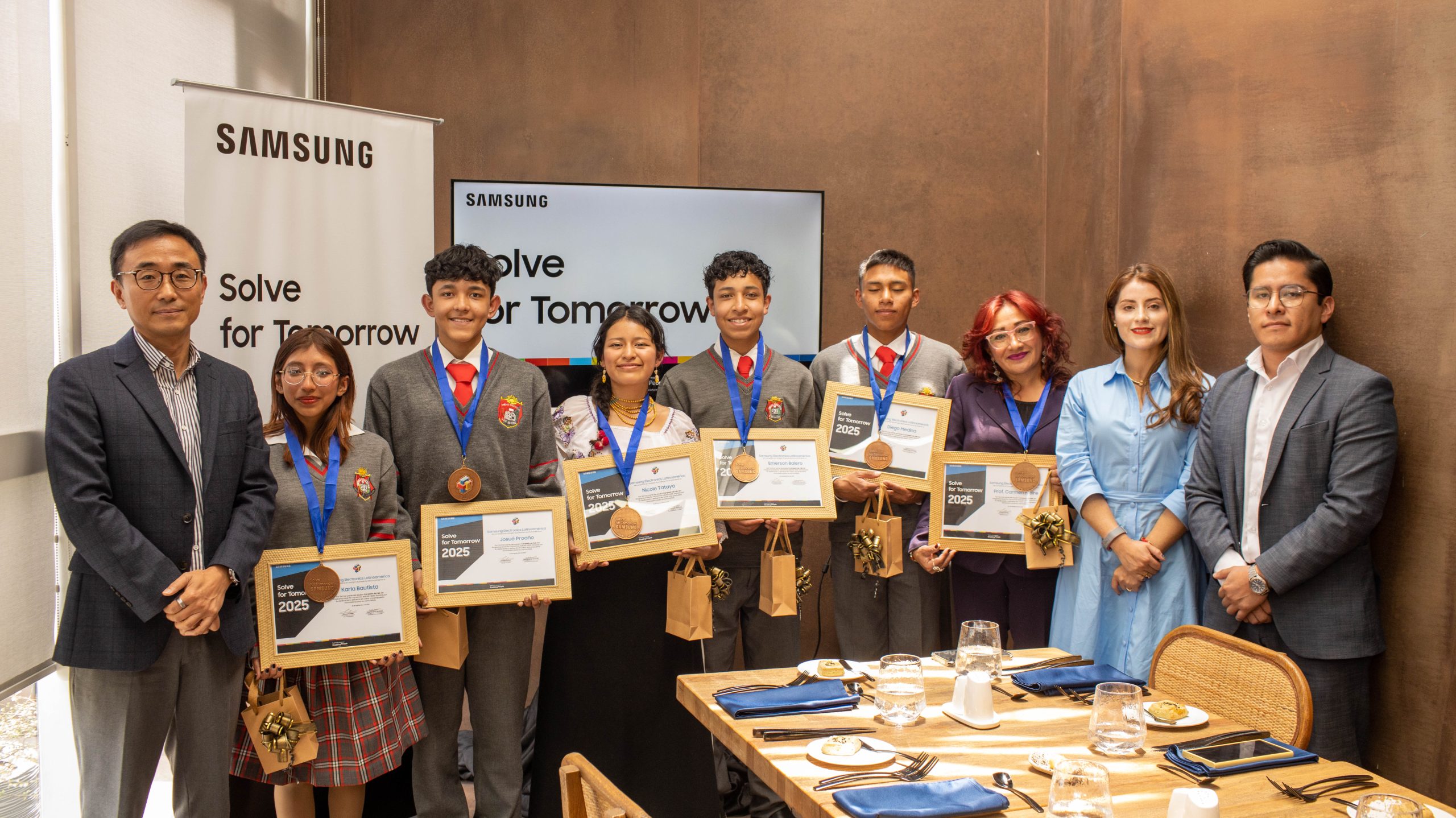 Lee más sobre el artículo Proyecto para descontaminar el río Ambi gana el primer lugar del programa educativo de Samsung