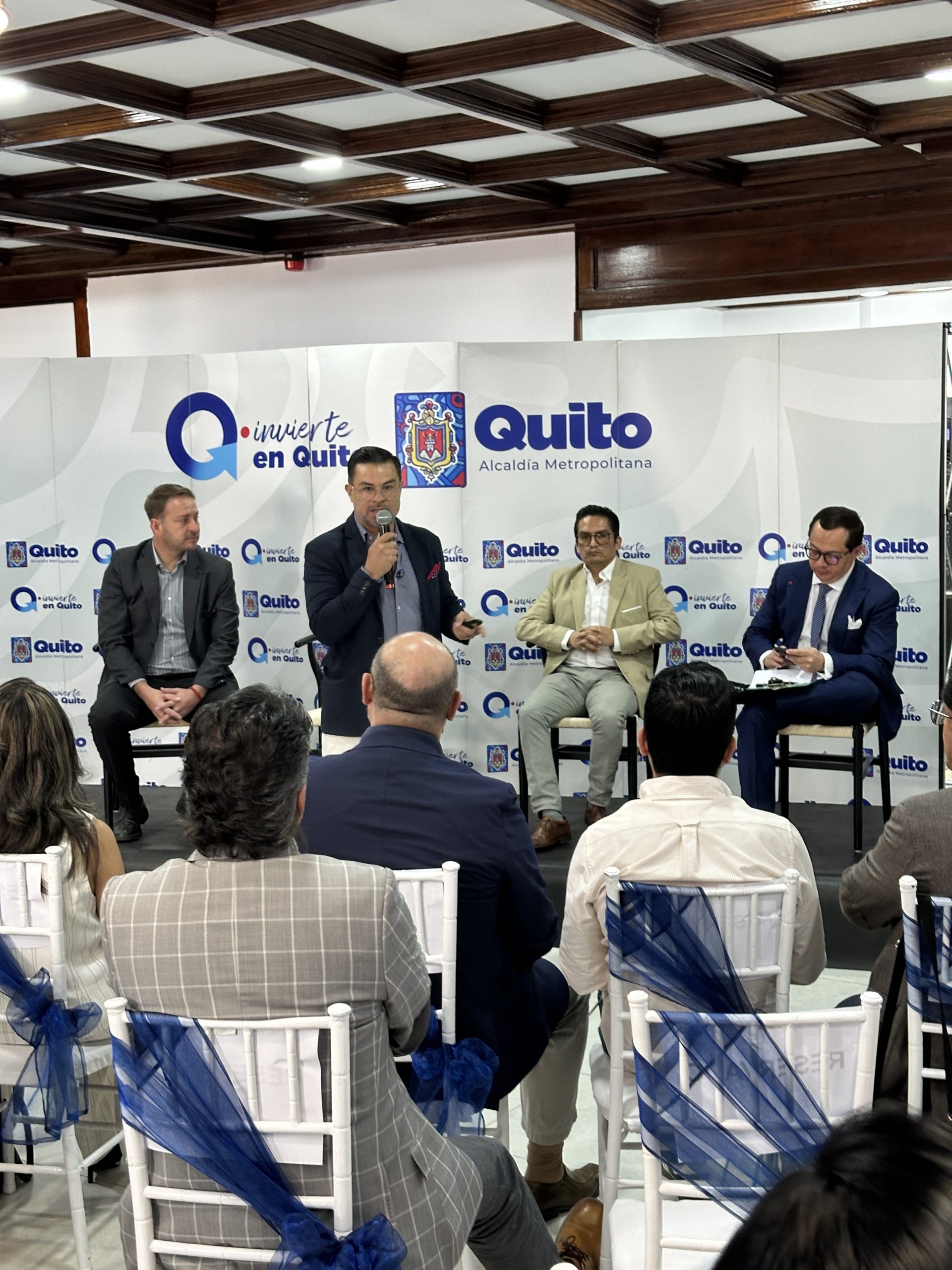 Lee más sobre el artículo Líderes del sector público y privado delinean nuevas oportunidades para el crecimiento de Quito