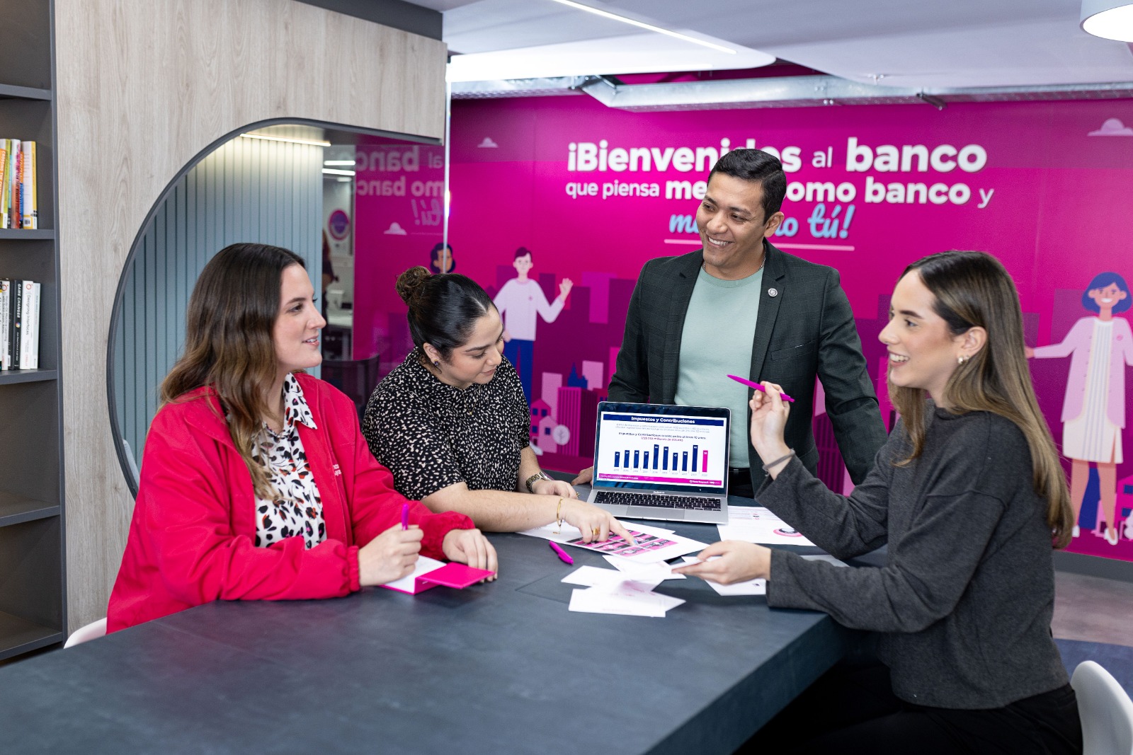 Lee más sobre el artículo Banco Guayaquil es reconocido como Banco del Año 2025 en Ecuador por The Banker