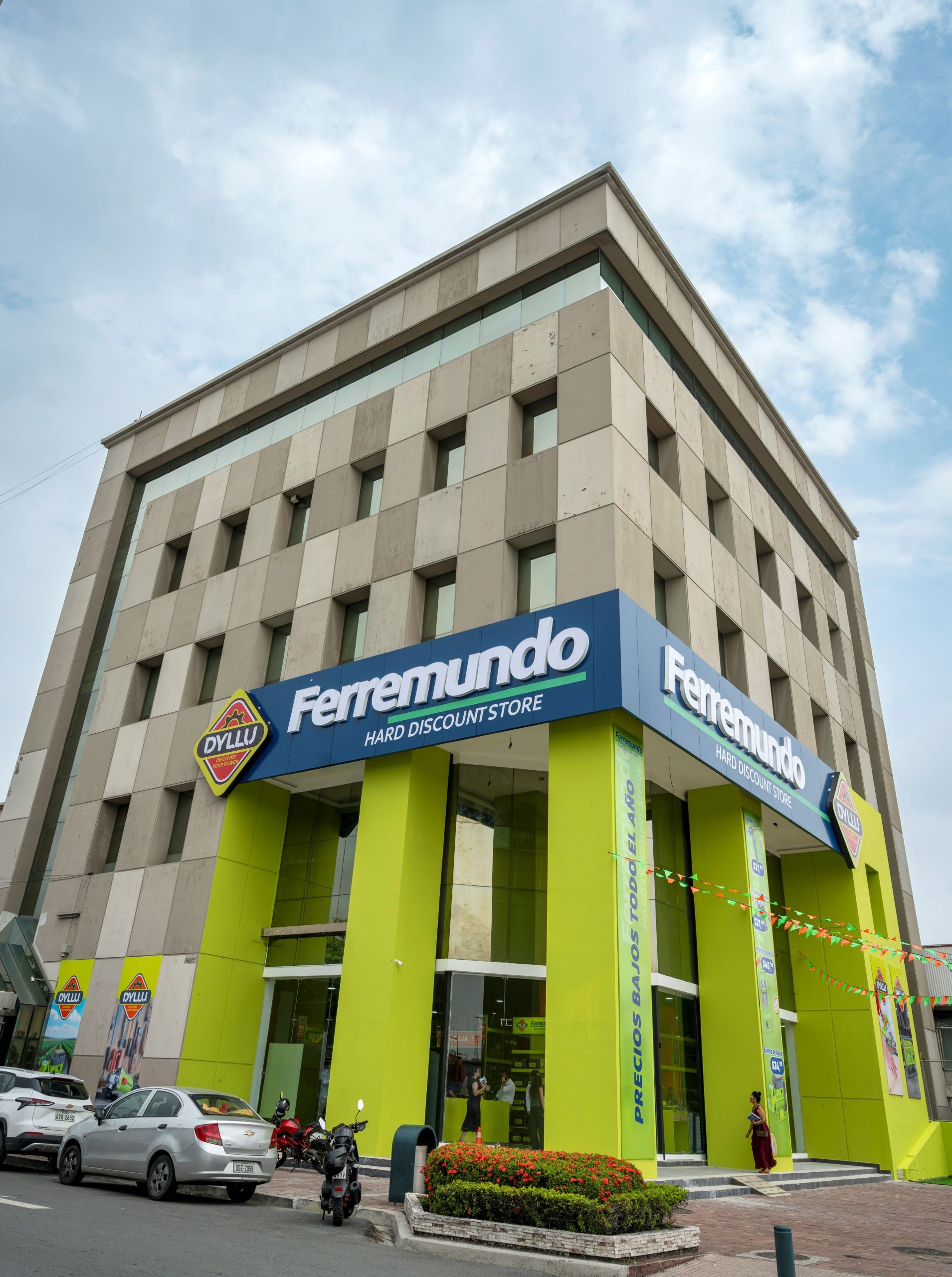 Lee más sobre el artículo Ferremundo Hard Discount Store abrió sus  puertas con un nuevo concepto de negocio