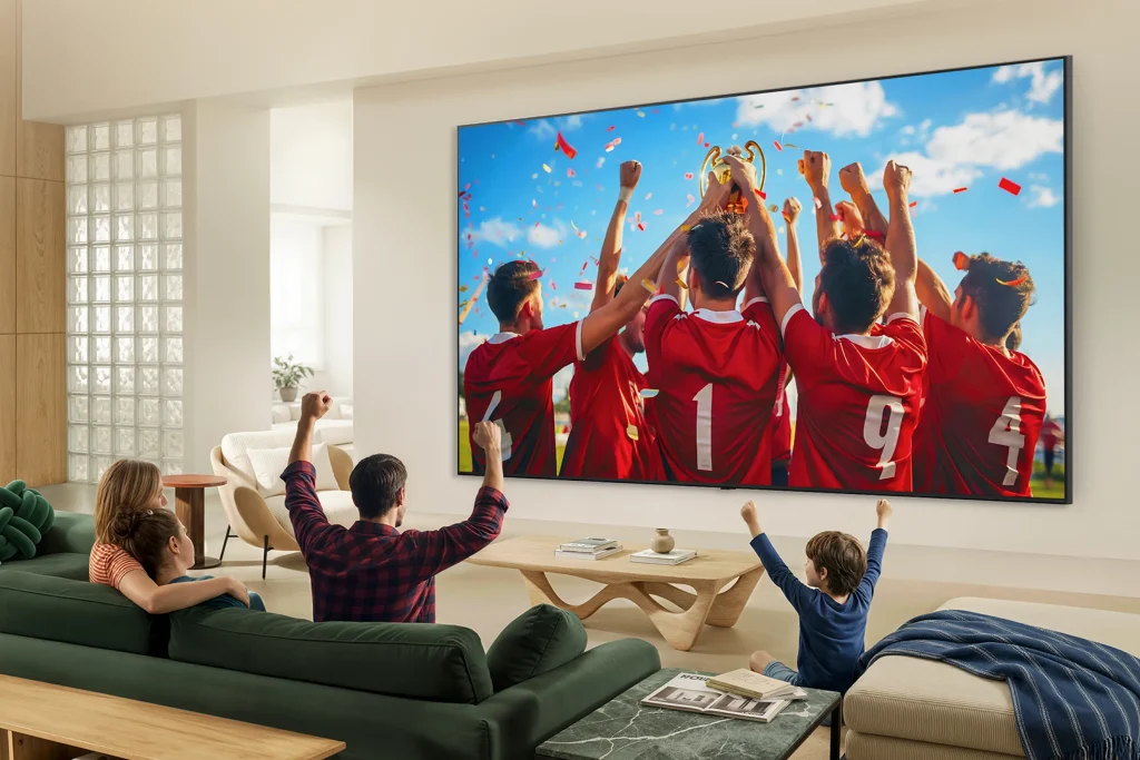¡La fiesta del fútbol se vive en casa con LG QNED73,  diseñada para una experiencia inmersiva!