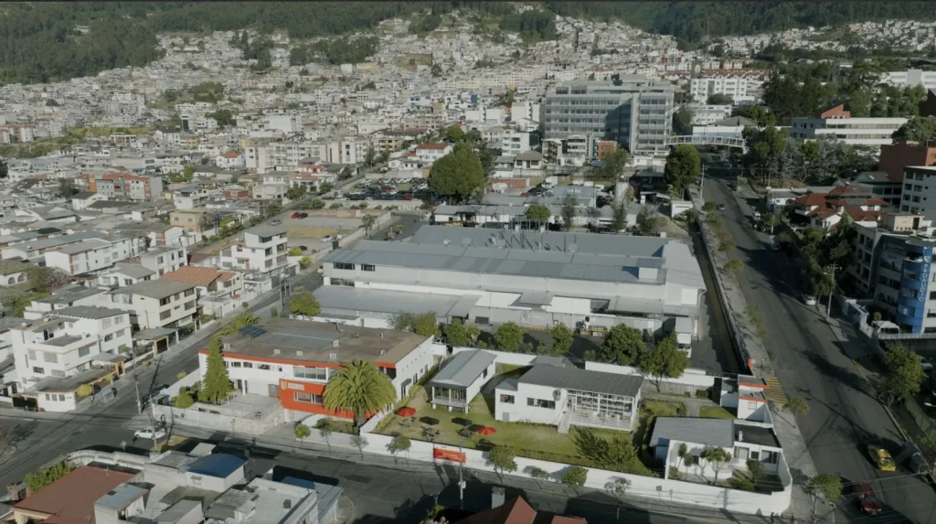 Moderna Alimentos opera con el 100 % de energía renovable en su planta de producción de Quito