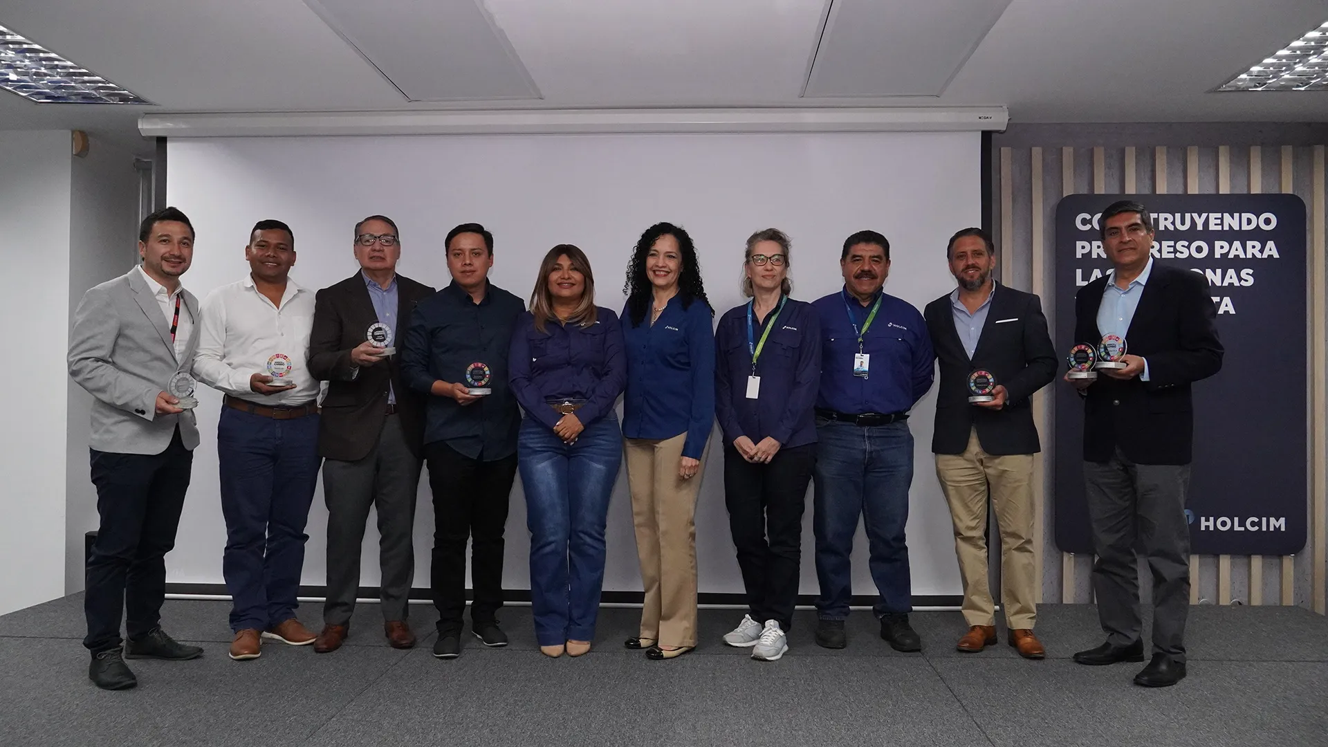 Lee más sobre el artículo HOLCIM ECUADOR CONVIERTE LA SOSTENIBILIDAD EN SU PRINCIPAL MOTOR DE CRECIMIENTO