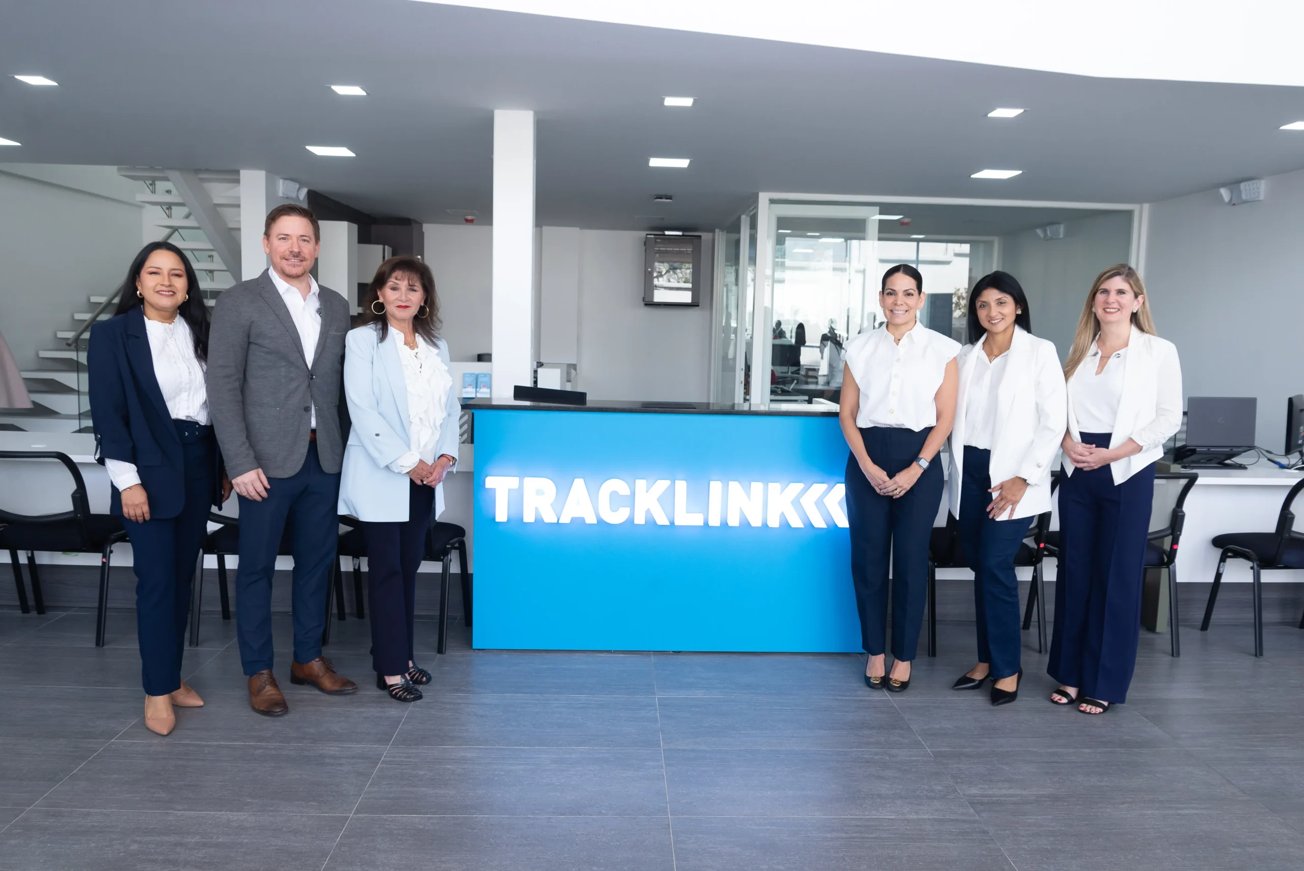 Lee más sobre el artículo Tracklink inaugura su nueva sede en Quito e invierte en infraestructura para brindar la mejor experiencia a sus clientes