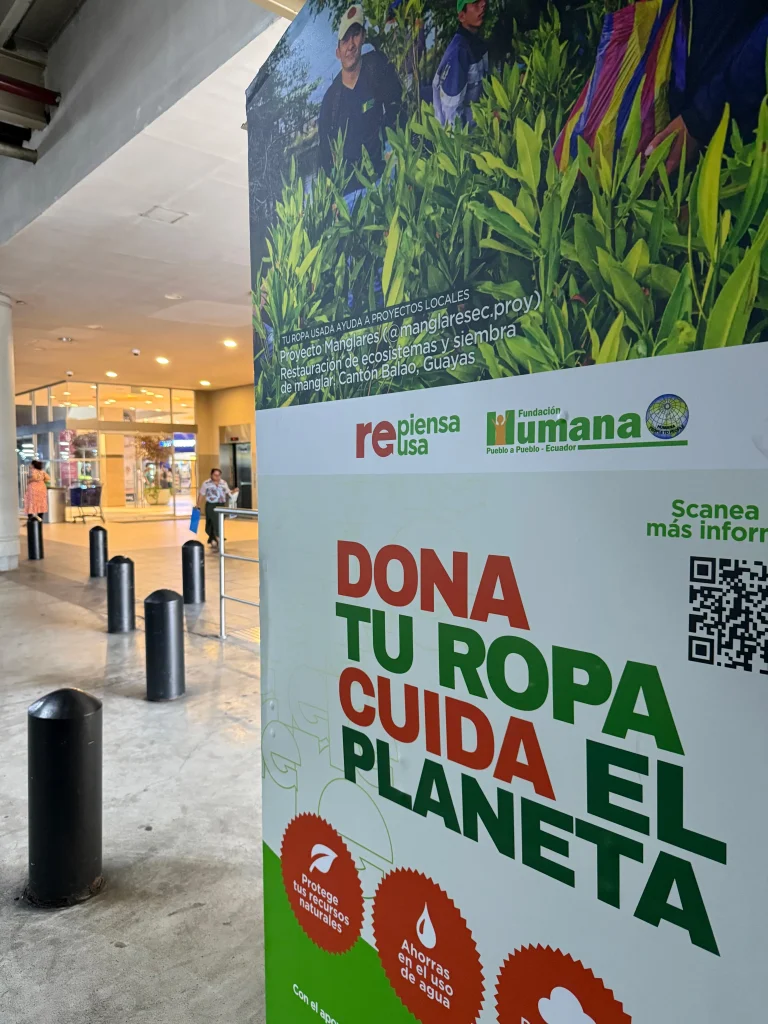 DONA TU ROPA Y DALE UNA SEGUNDA VIDA