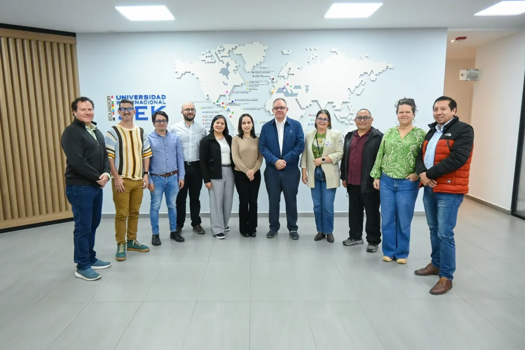LA UISEK CONECTA LA ACADEMIA CON LA EVIDENCIA CIENTÍFICA PARA FORTALECER LA SALUD OCUPACIONAL EN IBEROAMÉRICA Y ECUADOR