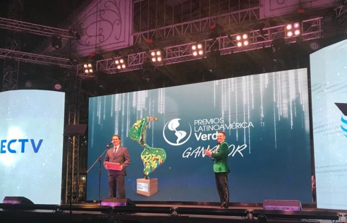 ANDRÉS BARBERO DIRECTOR DE RESPONSABILIDAD SOCIAL Y SUSTENTABILIDAD AMBIENTAL AT&T – DIRECTV