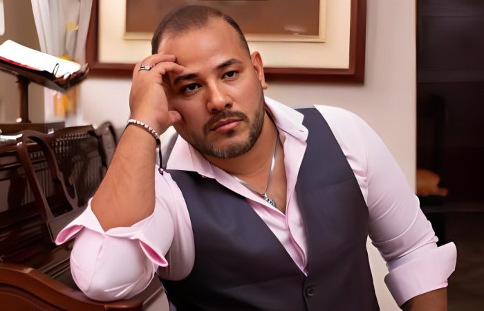 Adolfo Olivares