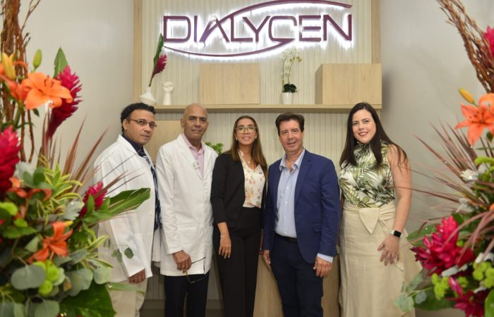 Dr. Javier Padron, Dr. Diego Falcon, Psicóloga Nicole Abadie, Carlos Gancedo y Pierina Vera