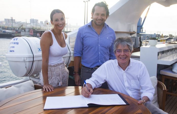 Foto_Kontiki_VisitaGuillermoLasso