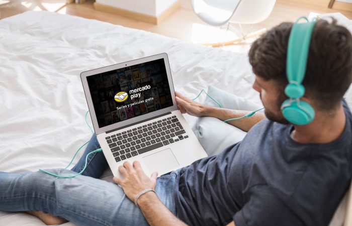 Montaje Mercado Libre laptop