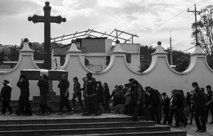 Un_largo_viaje_sin_la_familia_1 1 (1)